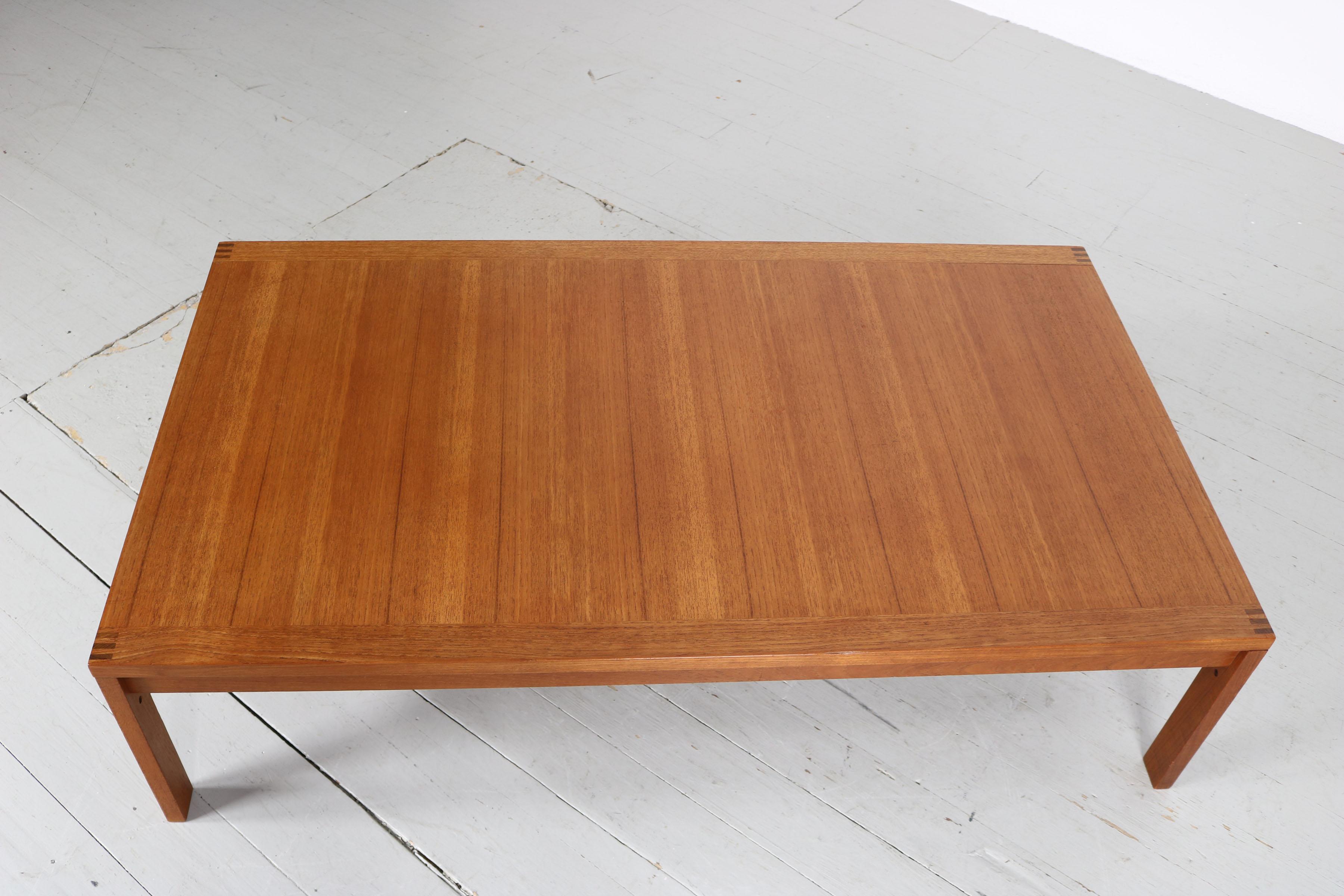 Mesa de centro, diseño de Ole Gjerløv-Knudsen y Torben Lind, Dinamarca años 60 en venta 11