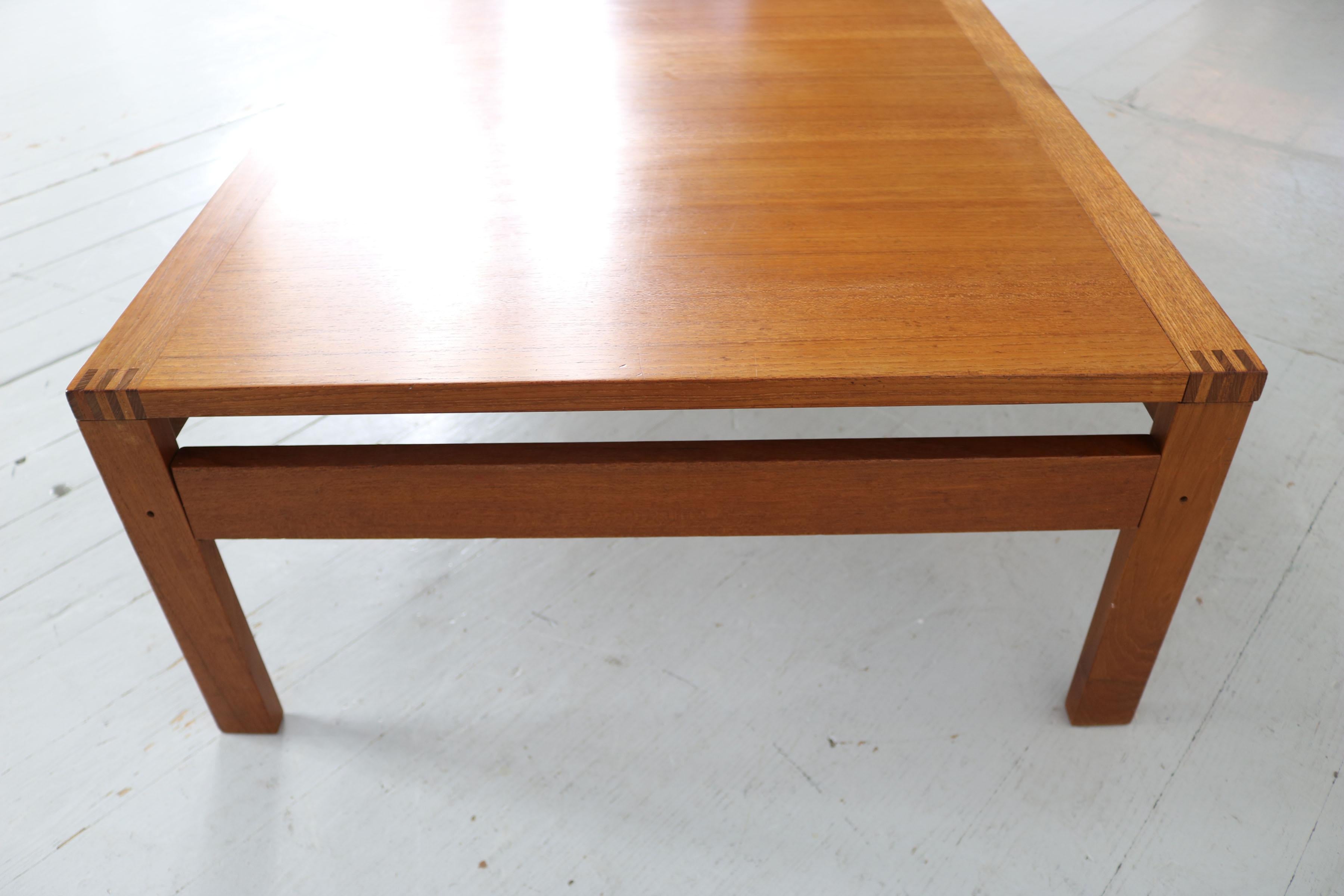 Mesa de centro, diseño de Ole Gjerløv-Knudsen y Torben Lind, Dinamarca años 60 en venta 12