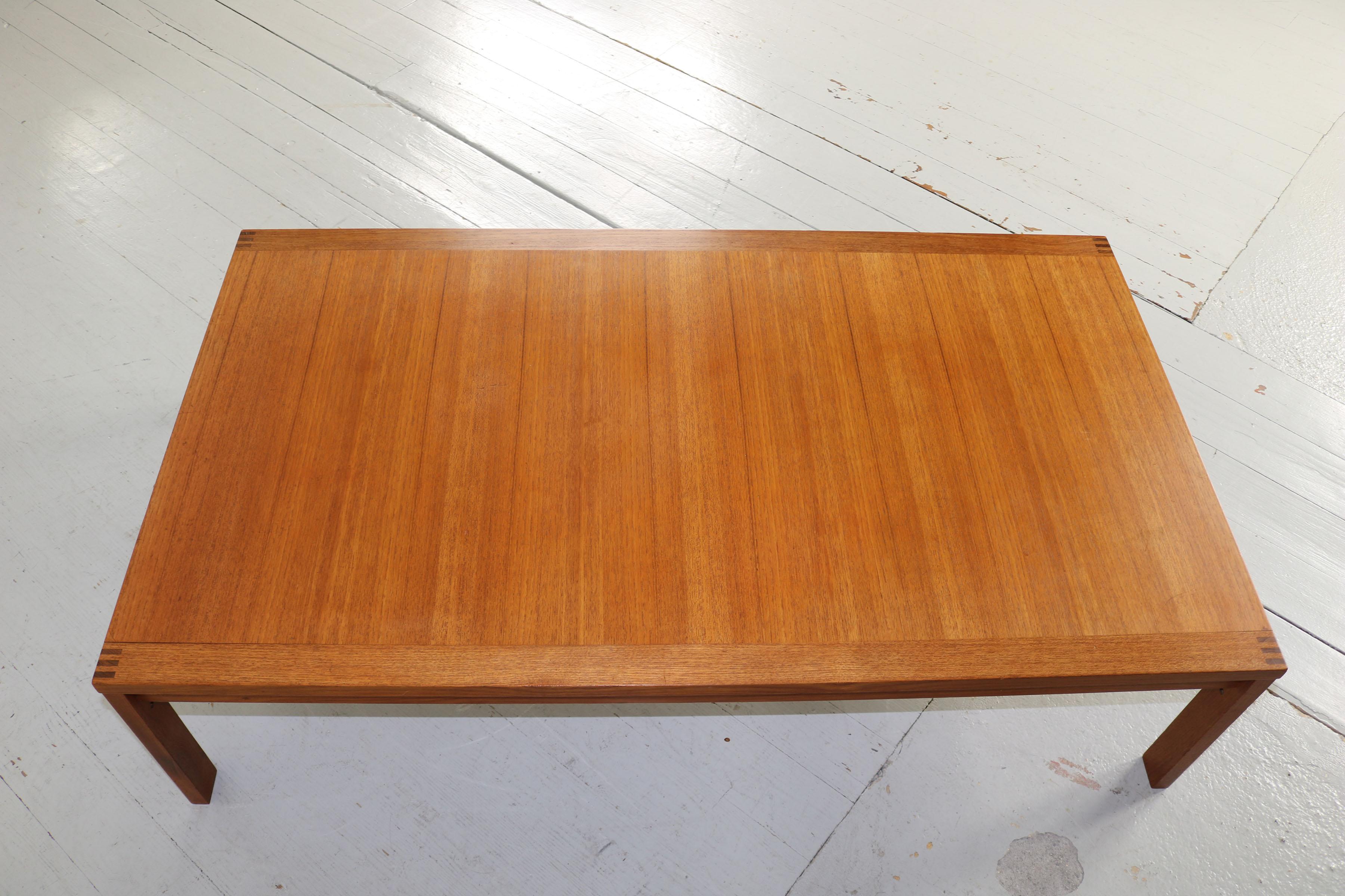 Mesa de centro, diseño de Ole Gjerløv-Knudsen y Torben Lind, Dinamarca años 60 en venta 1