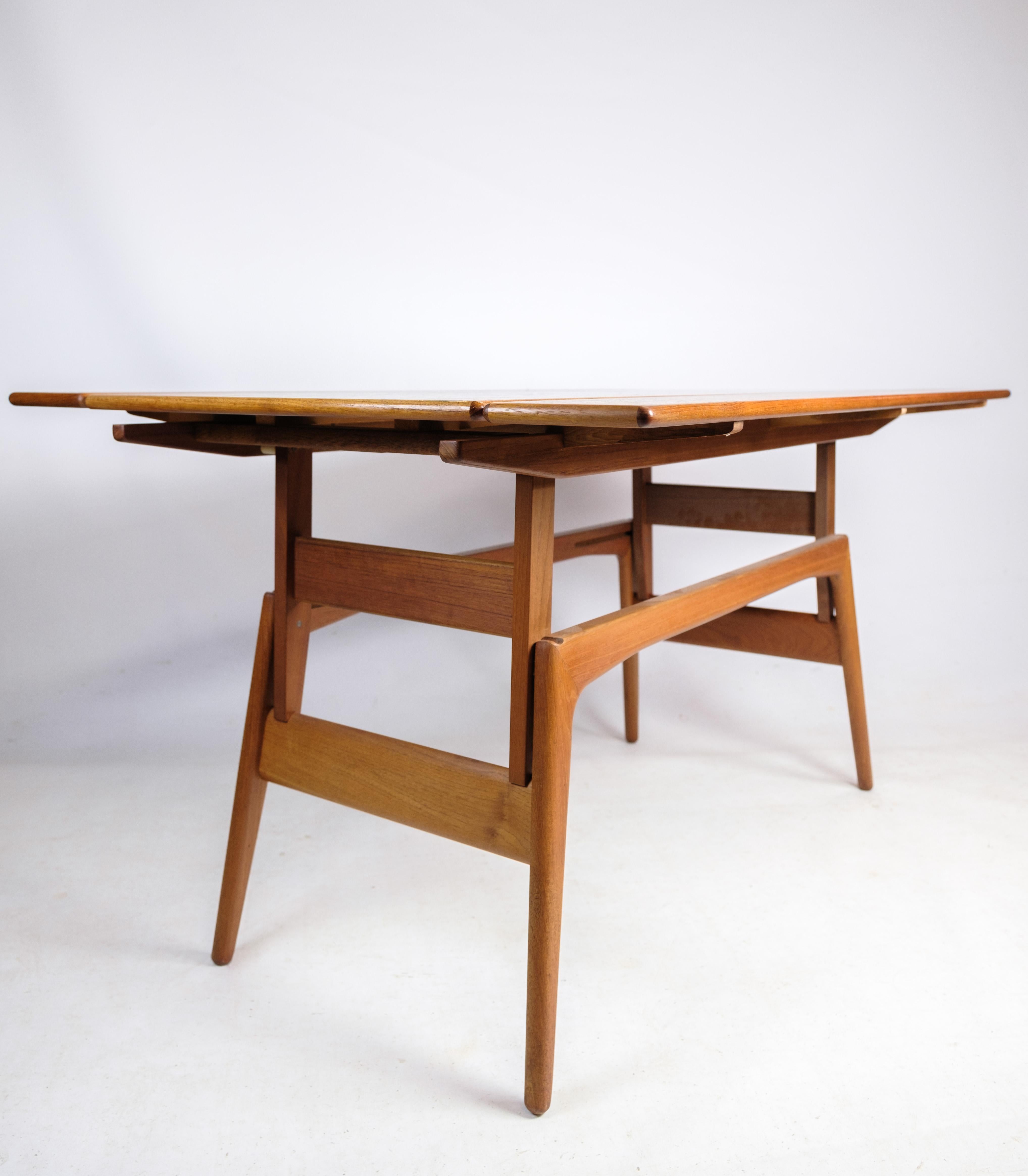 Mid-Century Modern Coffee Table / Dining Table, Teak Wood, Copenhagen Table, Danish Furniture Manuf For Sale