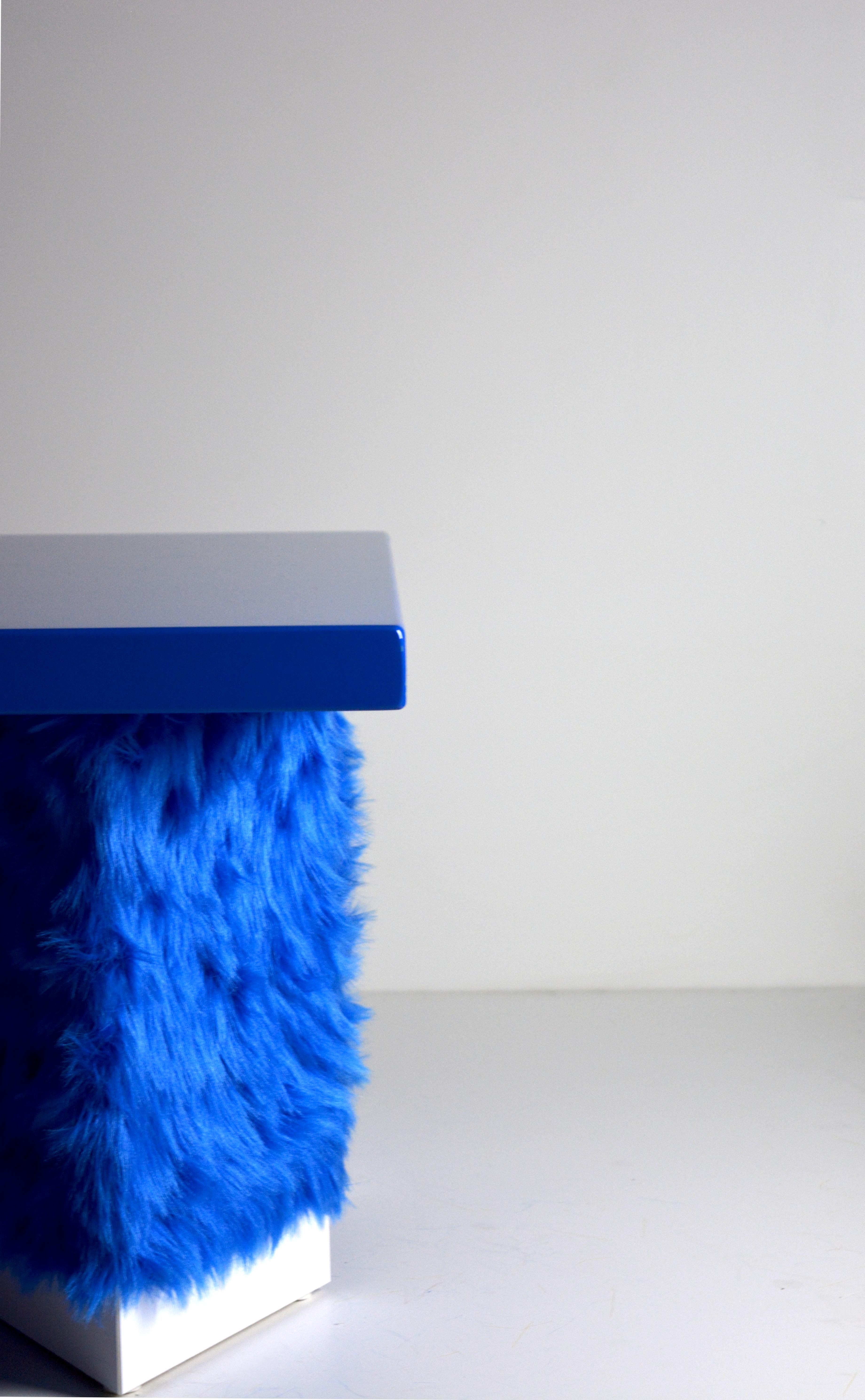 Hand-Crafted coffee table Eccentrico, 1/4 Studio Greca contemporary blue fur lacquered wood For Sale