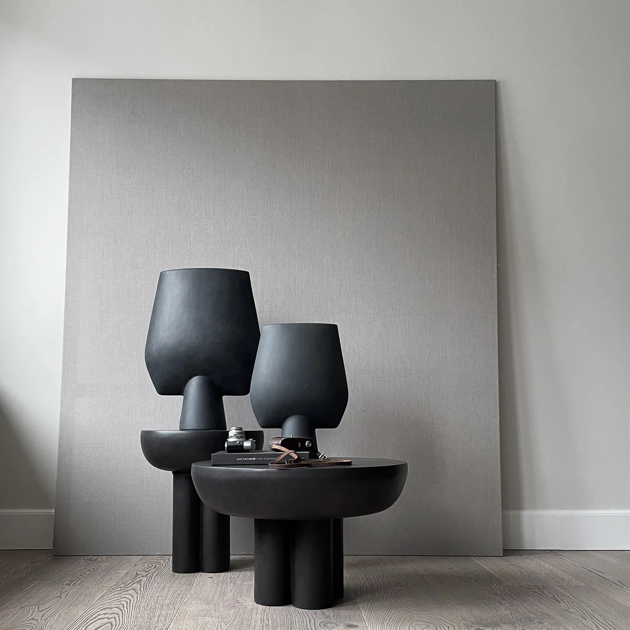Français Table basse, bout de canapé en aluminium, modèle Crown, haute, Contemporary Work. en vente
