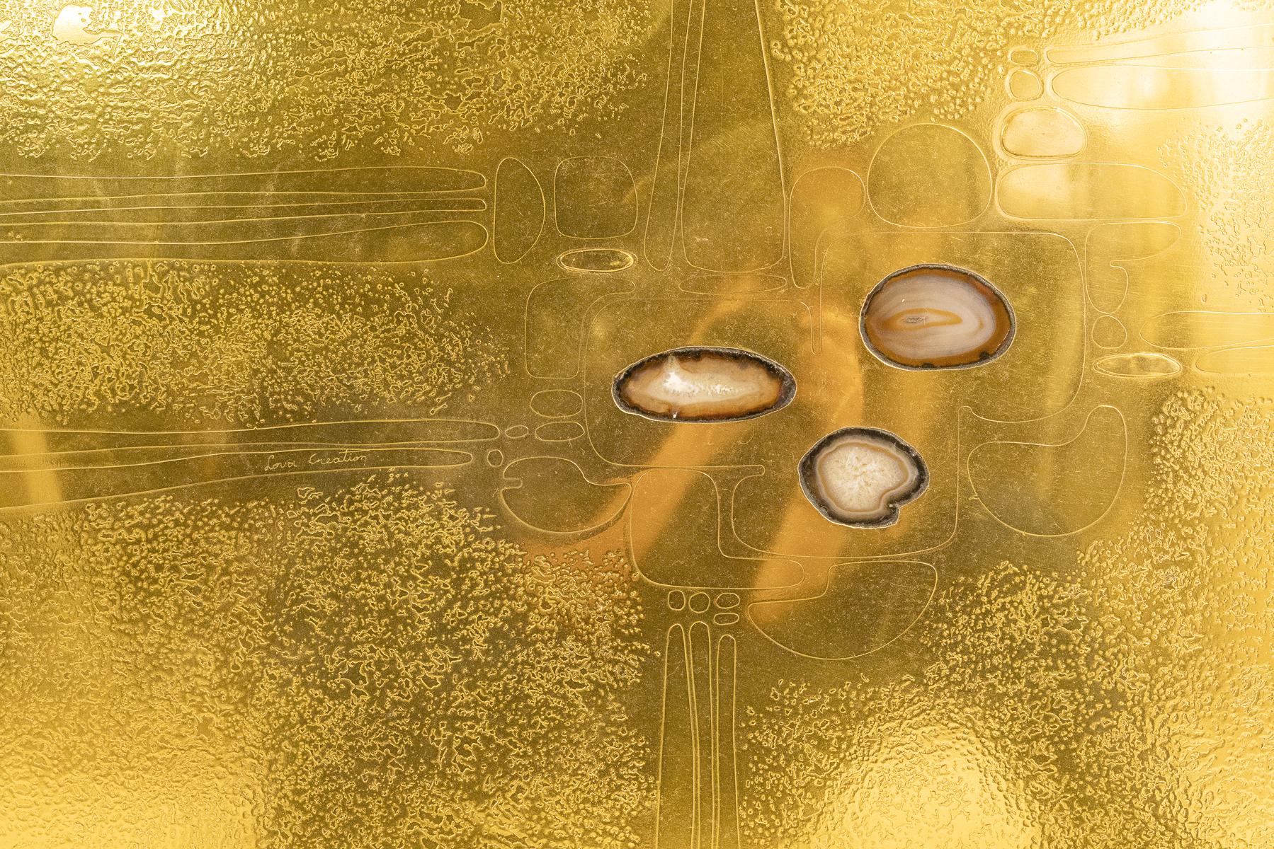 Coffee Table Etched Brass Inlaid 3 Agates by Lova Creation For Sale 5