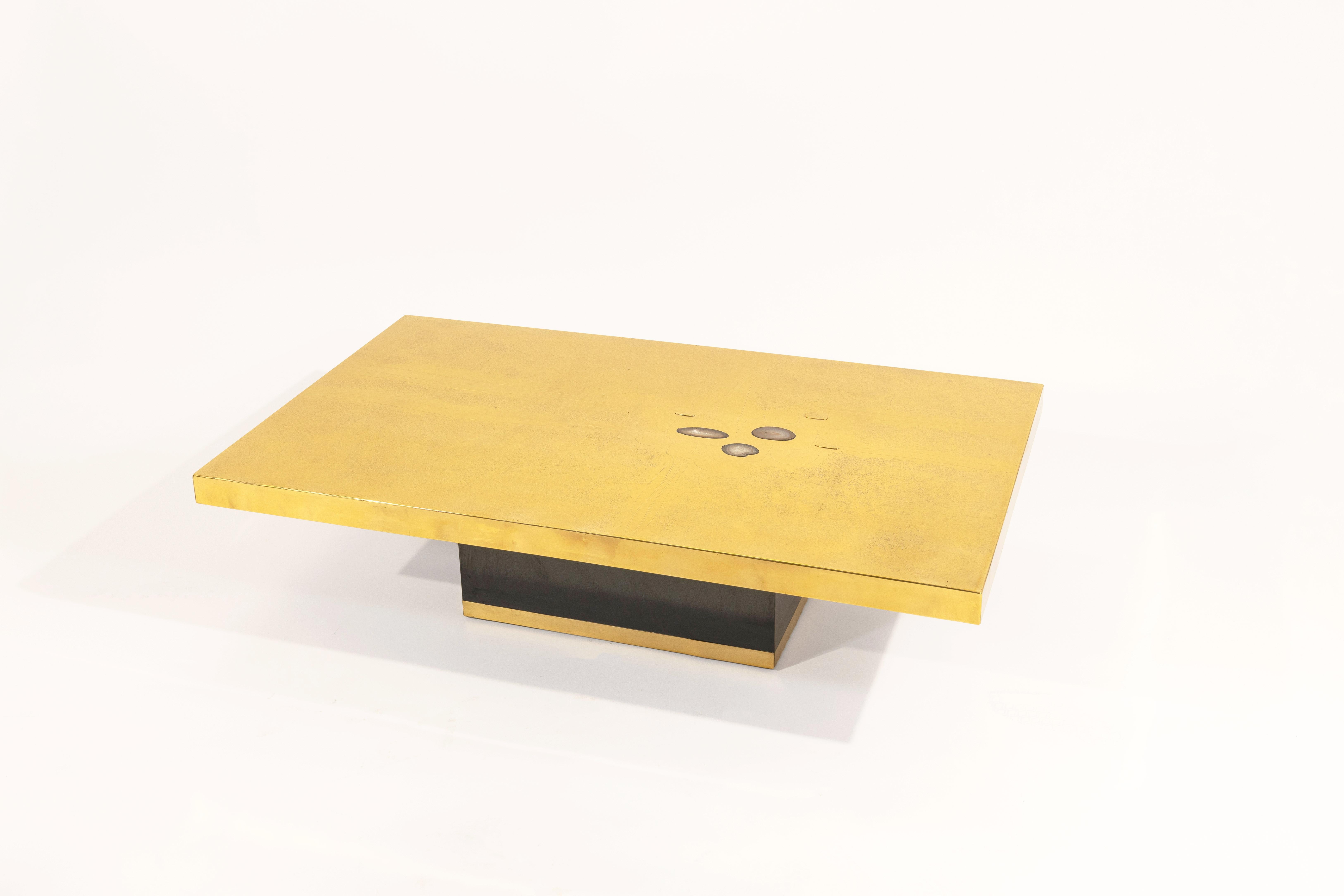 Coffee table etched brass inlaid 3 agates by Lova Creation in perfect condition.  An iconic motif of spider web with 3 agates.
From the same school of Georges Mathias, Willy Daro, and many others. 
Full refinishing and new rewired.
Signed by The