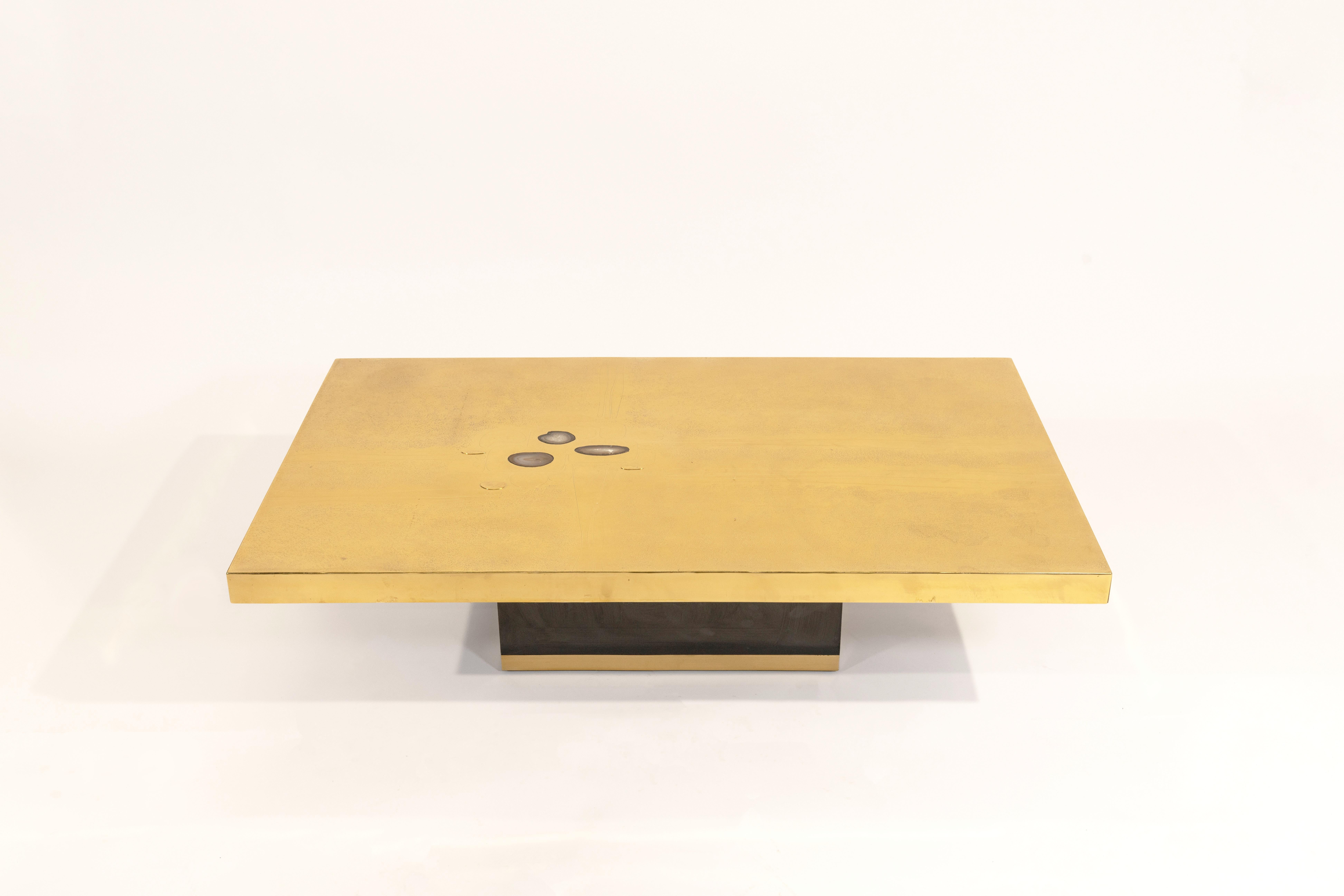 Mid-Century Modern Coffee Table Etched Brass Inlaid 3 Agates by Lova Creation For Sale