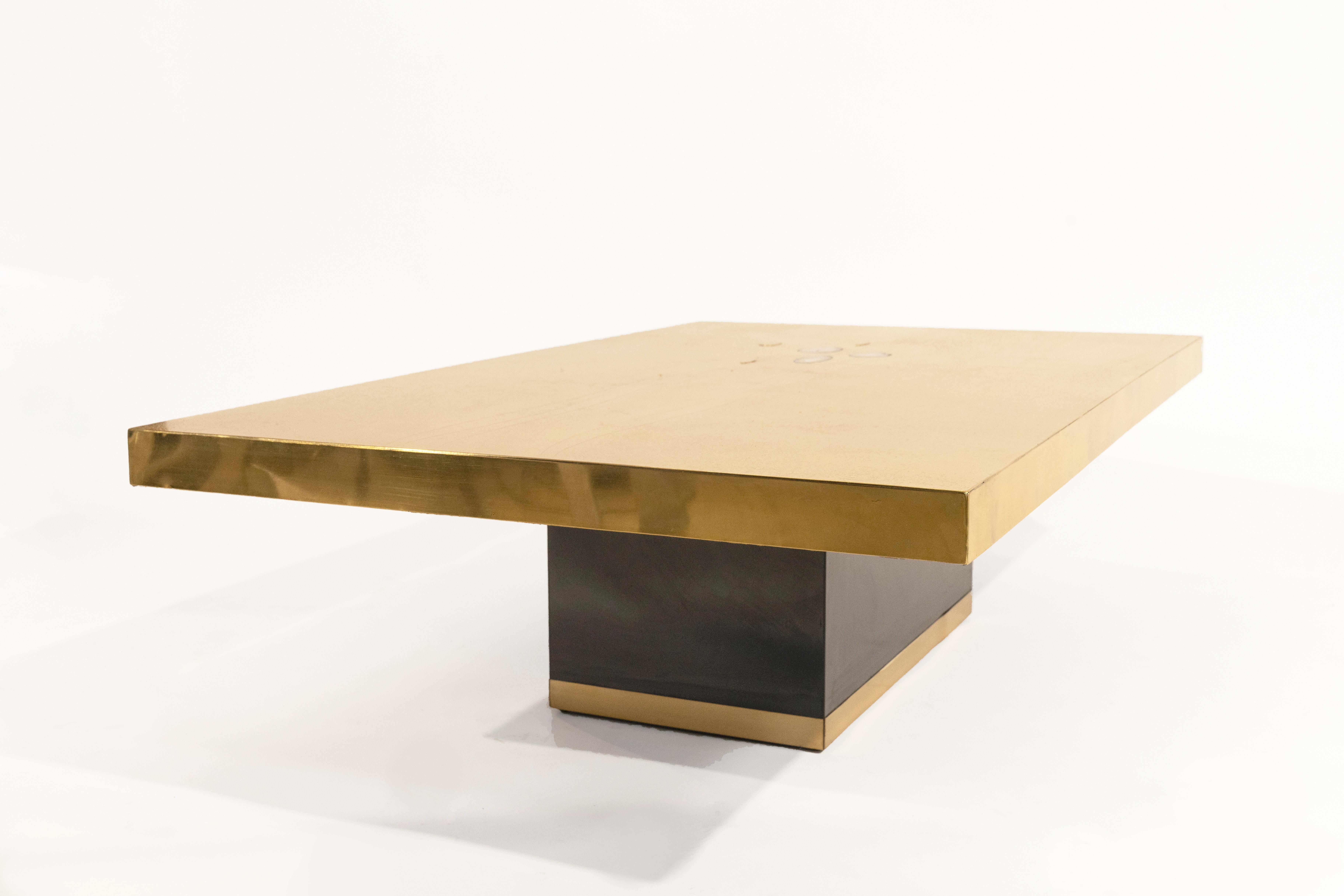 Coffee Table Etched Brass Inlaid 3 Agates by Lova Creation For Sale 1