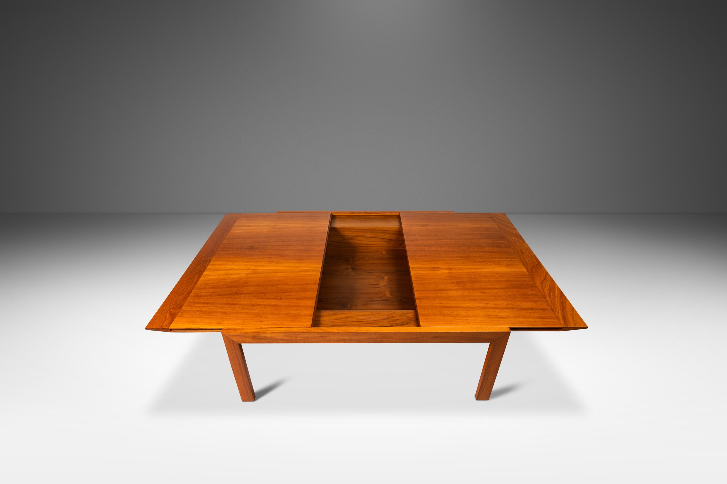 Mid-Century Modern Coffee Table, Expanding Table Top, Stroage Space After Johannes Andersen, 1970's For Sale