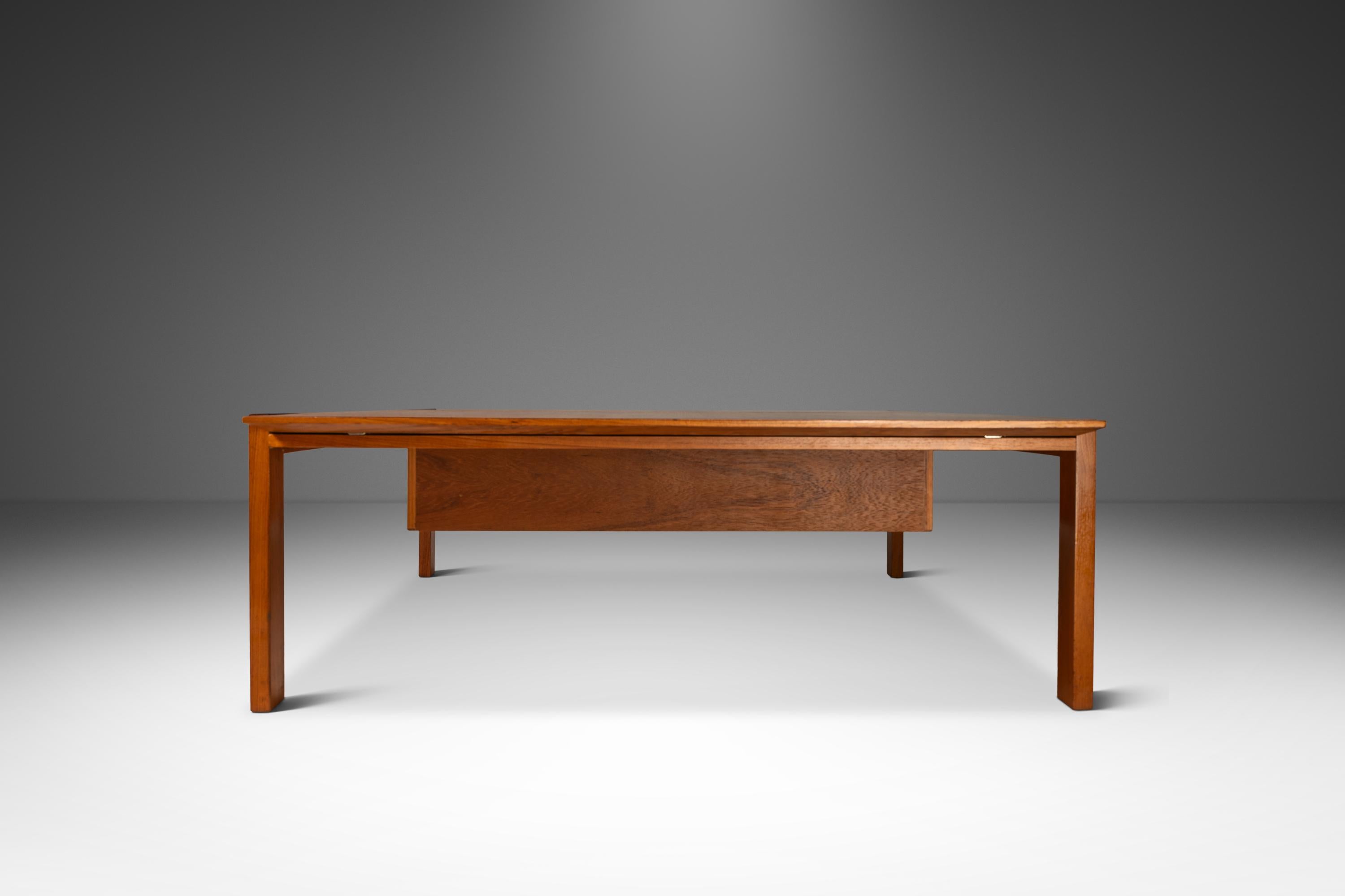 Late 20th Century Coffee Table, Expanding Table Top, Stroage Space After Johannes Andersen, 1970's For Sale