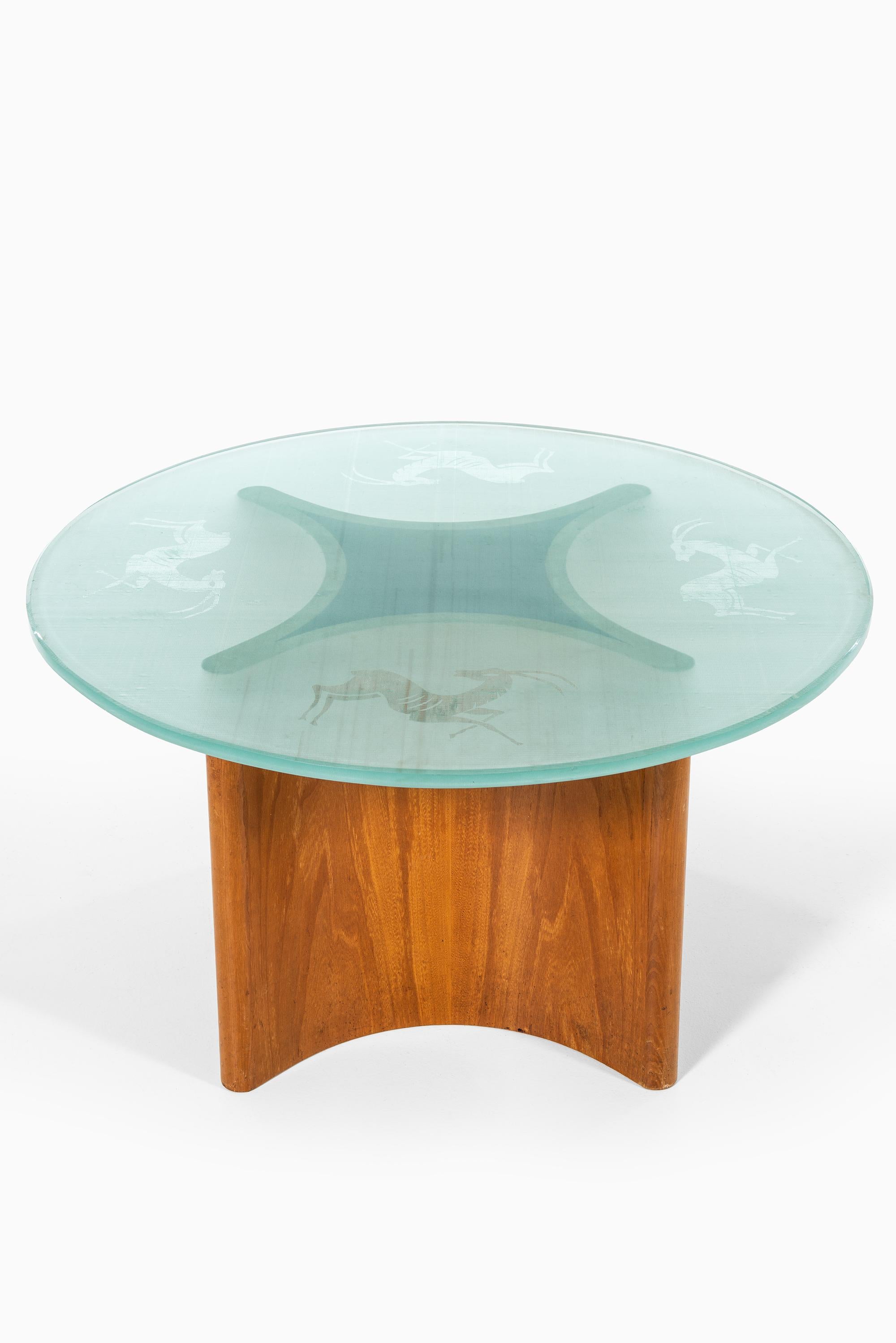 Mid-20th Century Coffee Table from 1943 Produced by Reiners Möbelfabrik in Mjölby, Sweden