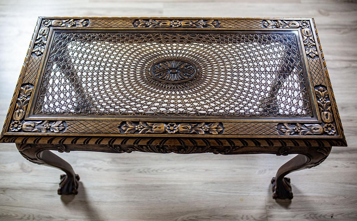 Coffee Table from the Interwar Period in the Chippendale Type In Good Condition In Opole, PL