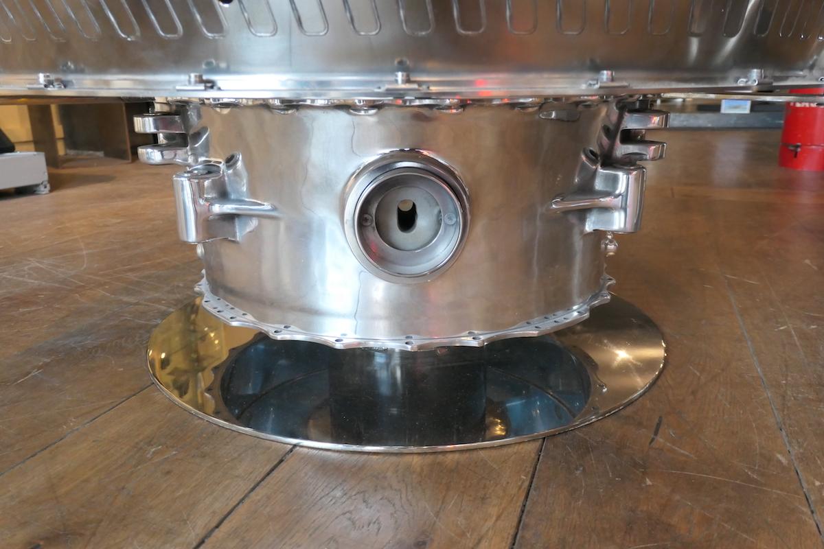 Coffee Table Genuine Part of a CFM-56 Aircraft Reactor (Poliert) im Angebot