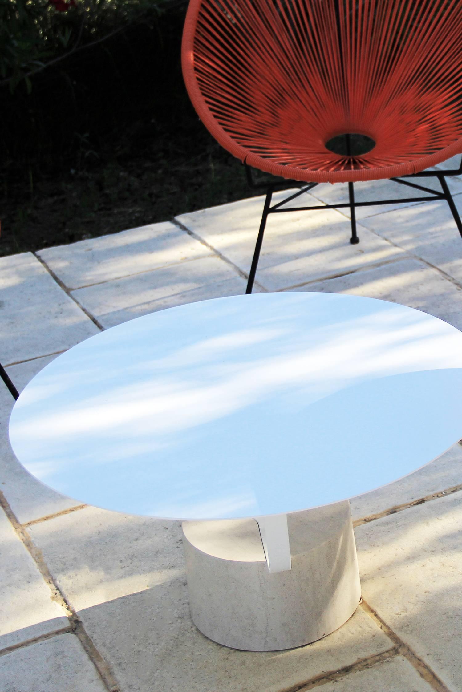 Designed for your exterior, the coffee table Gretel is showcased here in white lacquered steel and a base in Moleanos marble. Playing with combinations of heights and diameters, the coffee tables Hansel and Gretel are as beautiful alone as they are