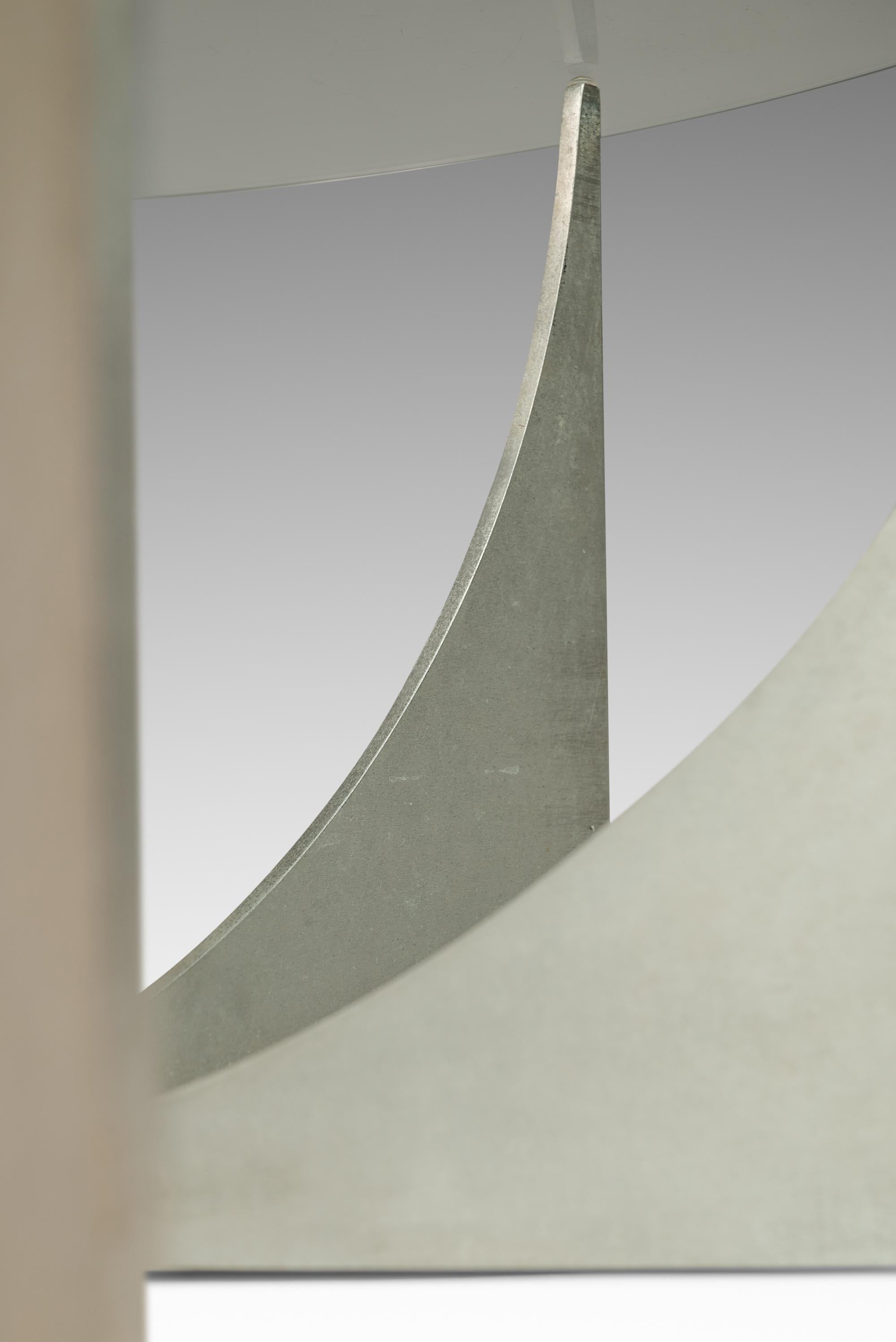 Table basse en aluminium avec plateau en verre attribuée à Donald Drumm, États-Unis, vers les années 1960 en vente 9