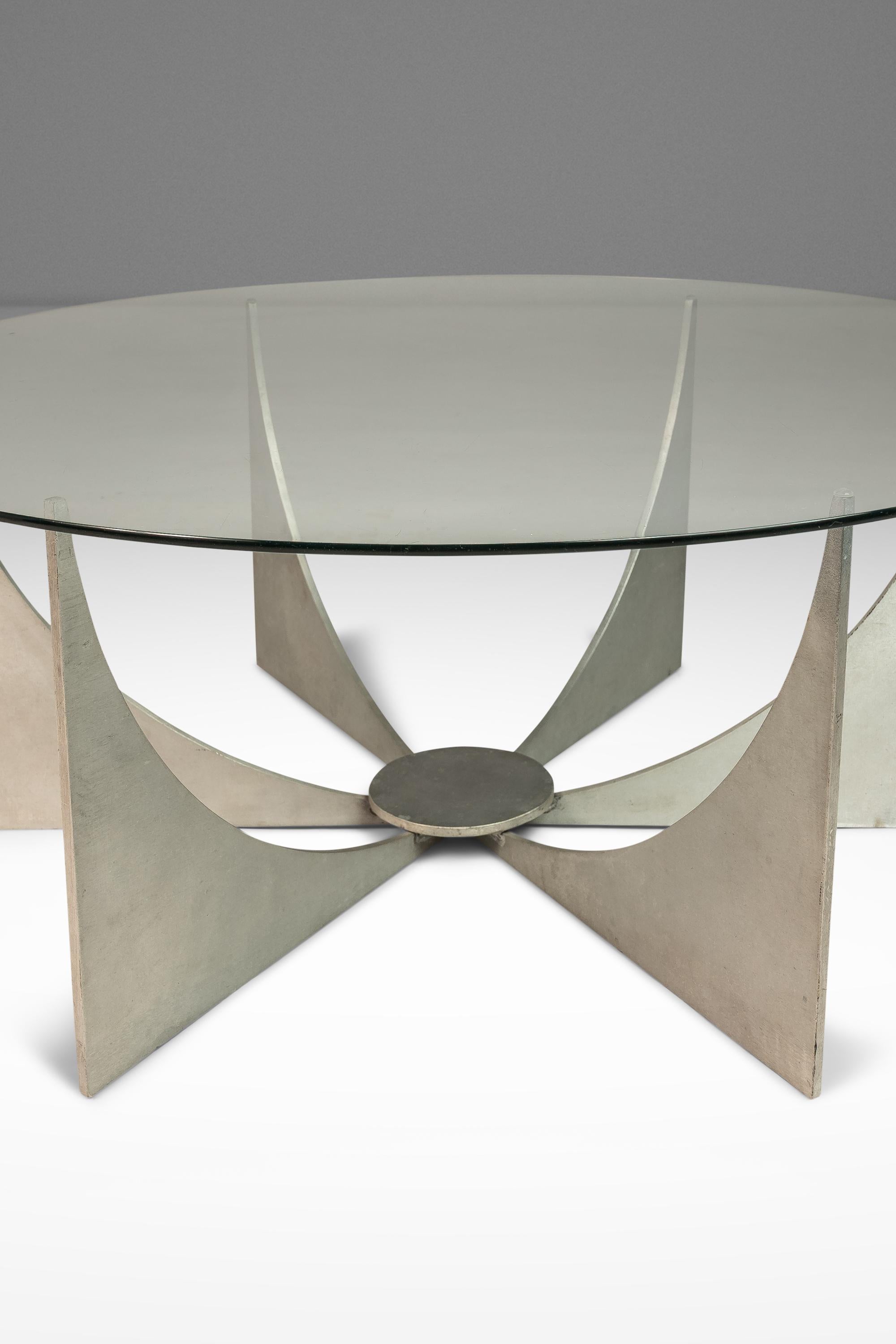 Table basse en aluminium avec plateau en verre attribuée à Donald Drumm, États-Unis, vers les années 1960 en vente 13