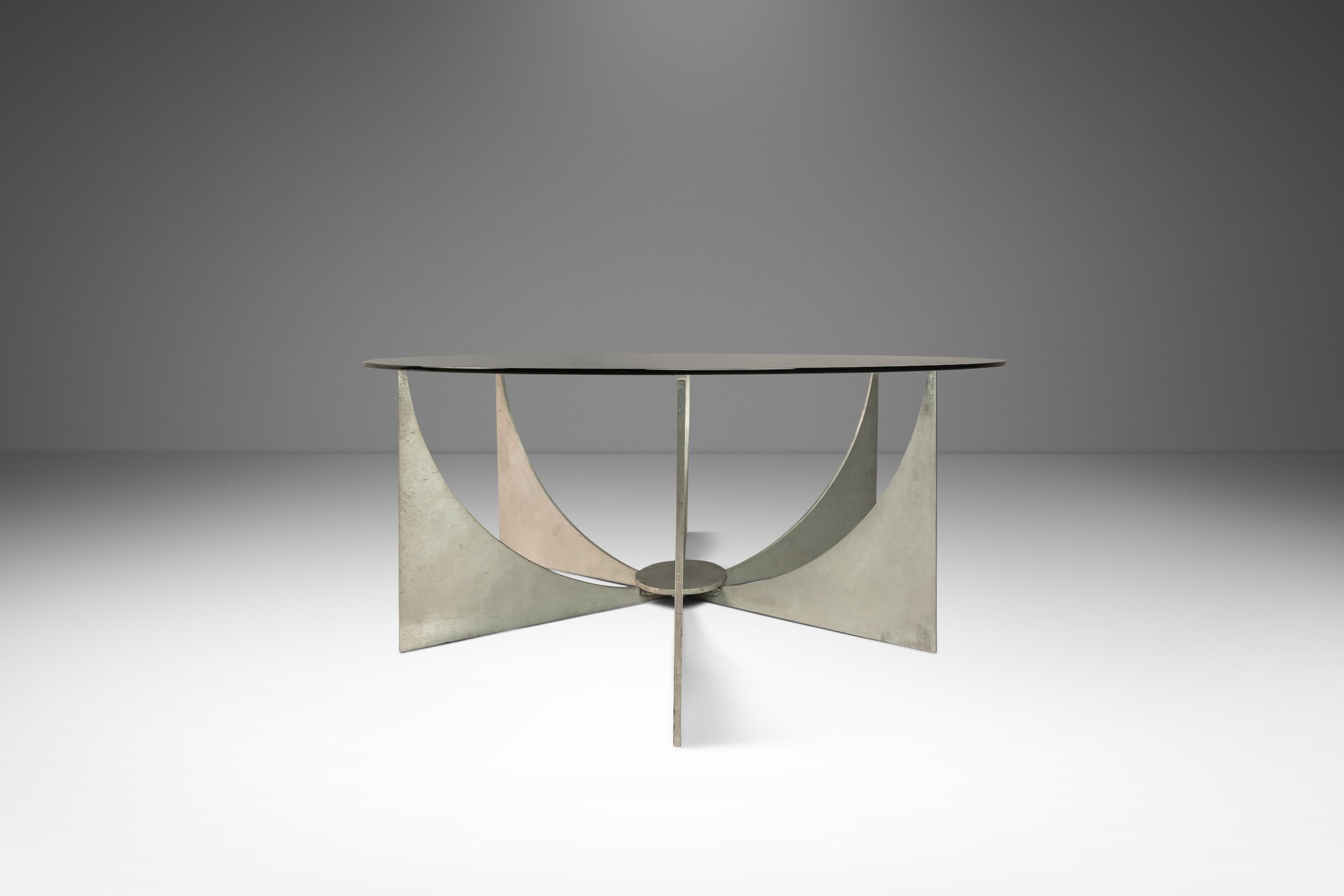 Mid-Century Modern Table basse en aluminium avec plateau en verre attribuée à Donald Drumm, États-Unis, vers les années 1960 en vente