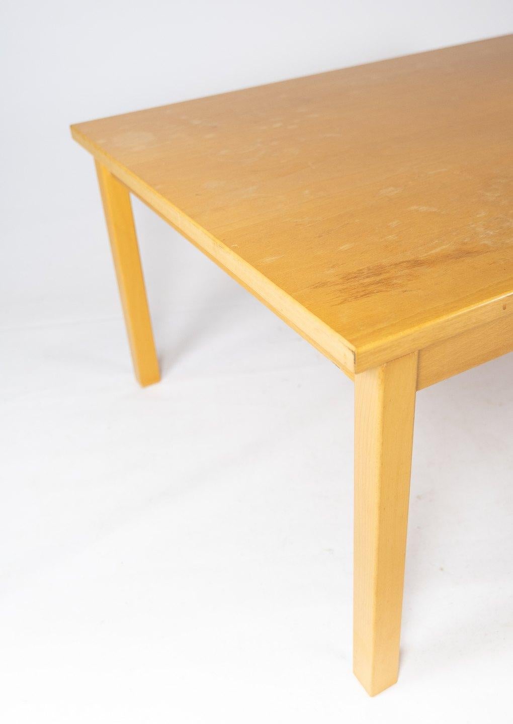 Coffee Table in Beech of Danish Design from the 1960s In Good Condition For Sale In Lejre, DK