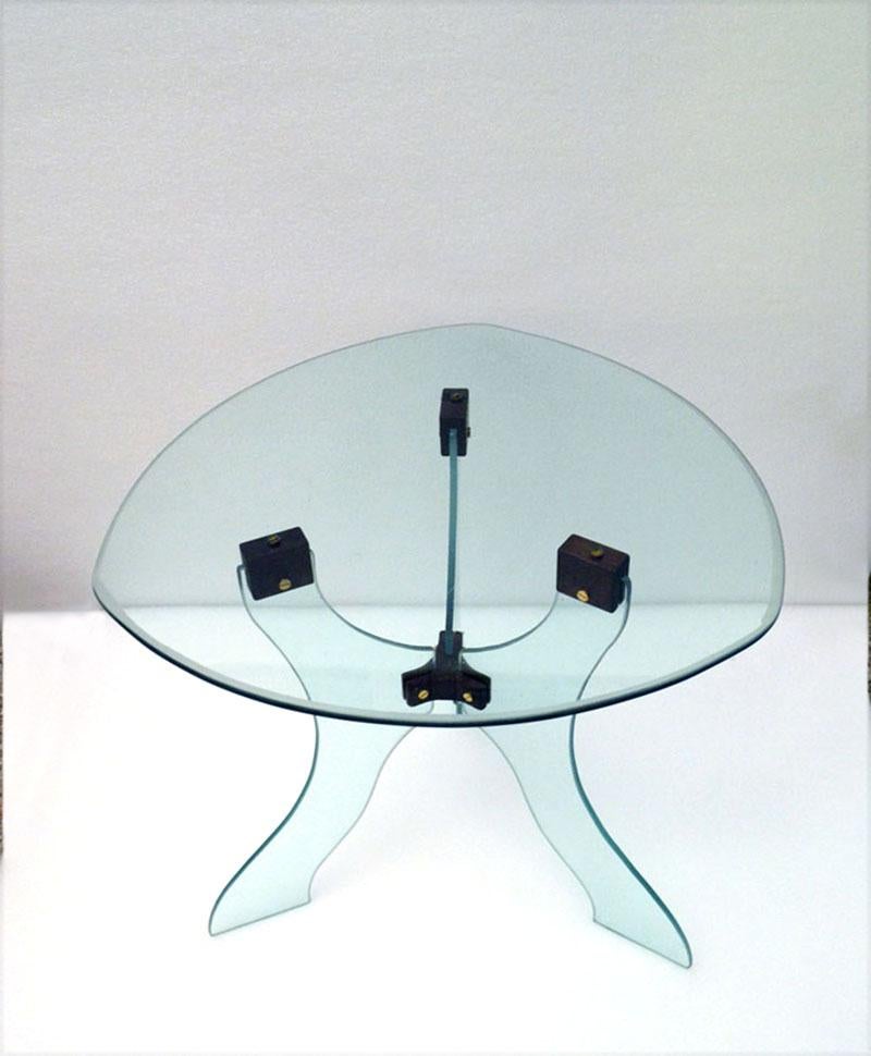 Mesa de centro de cristal biselado con juntas de madera Años 50 en venta 1