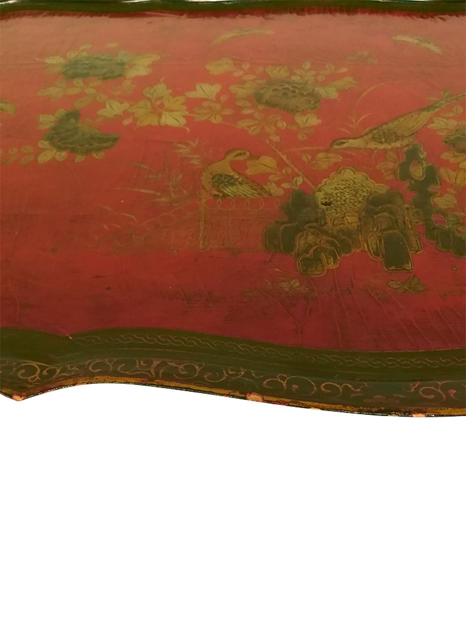 Table basse en laque chinoise noire et rouge du 19ème siècle en vente 5