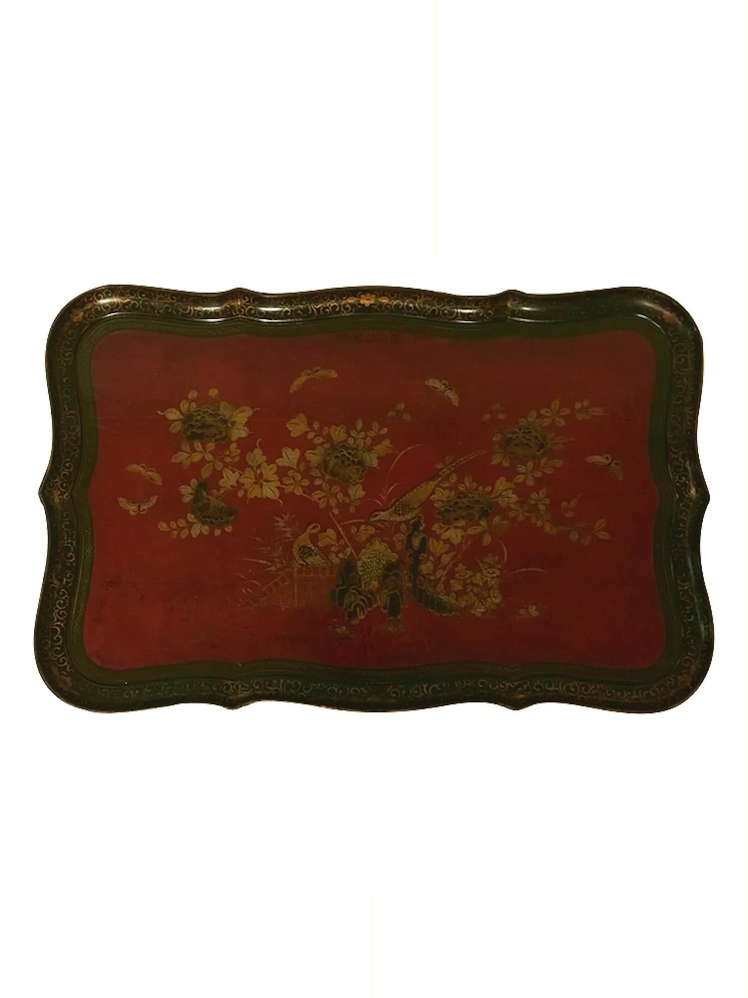XIXe siècle Table basse en laque chinoise noire et rouge du 19ème siècle en vente