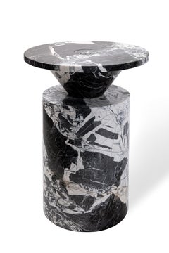 Nuovo tavolino moderno in marmo nero antico, creatore Karen Chekerdjian