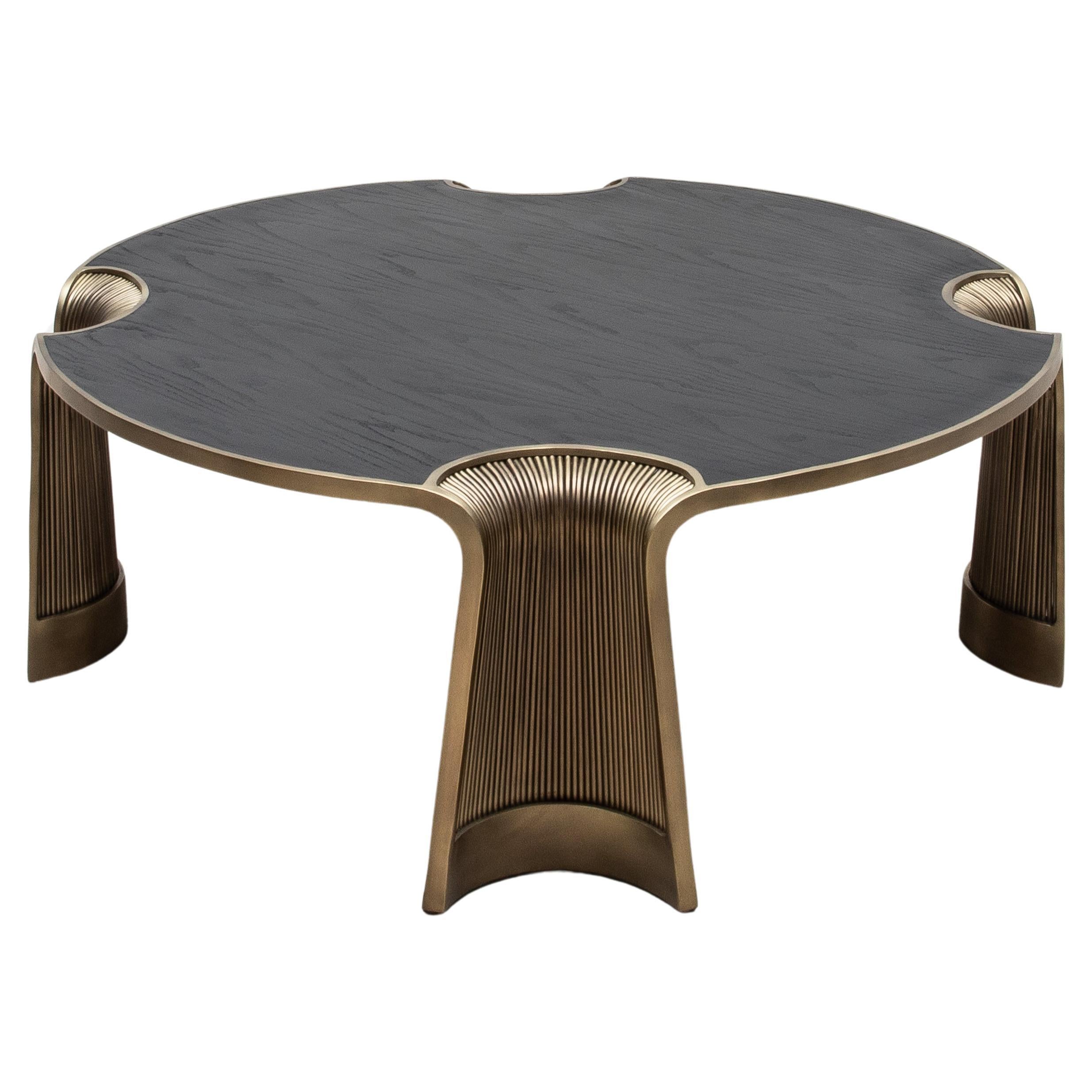 Table basse en Oak Oak avec tiges en laiton patiné par R&Y Augousti en vente