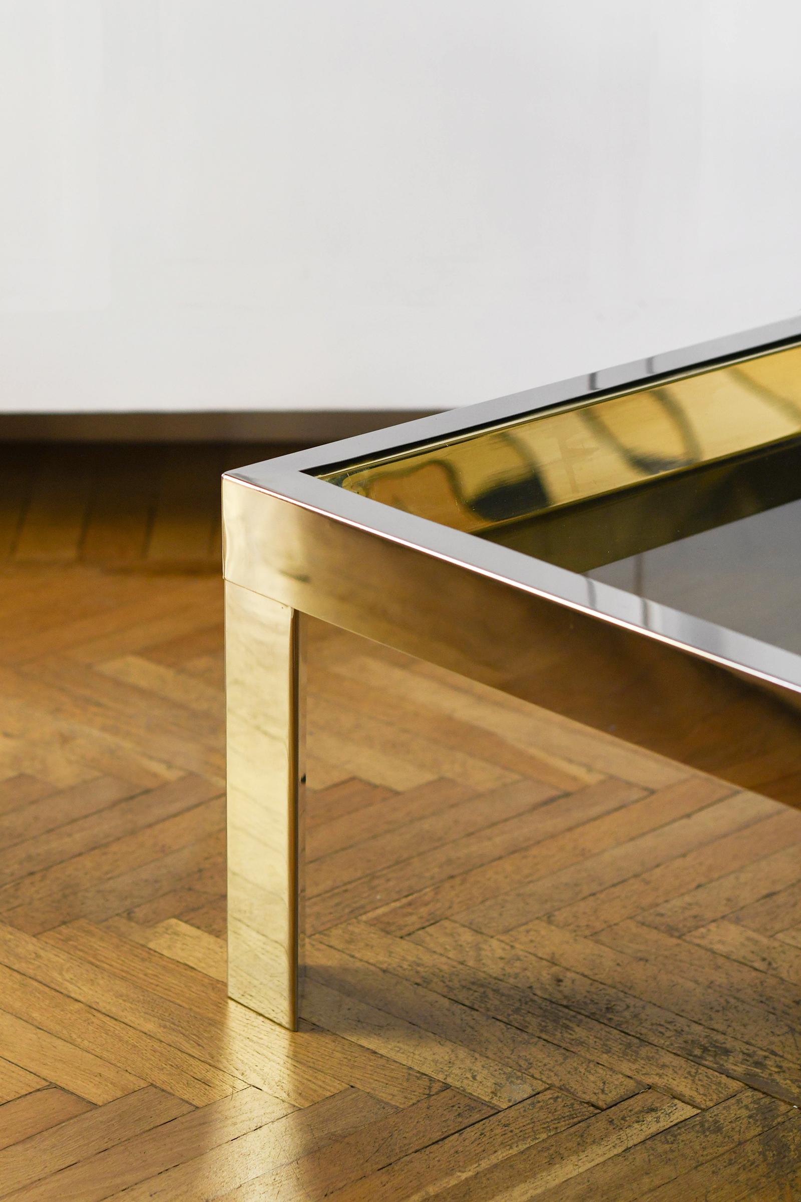 Coffee table in brass and chromed metal with glass top, Italy 1970 In Good Condition For Sale In Roma, RM