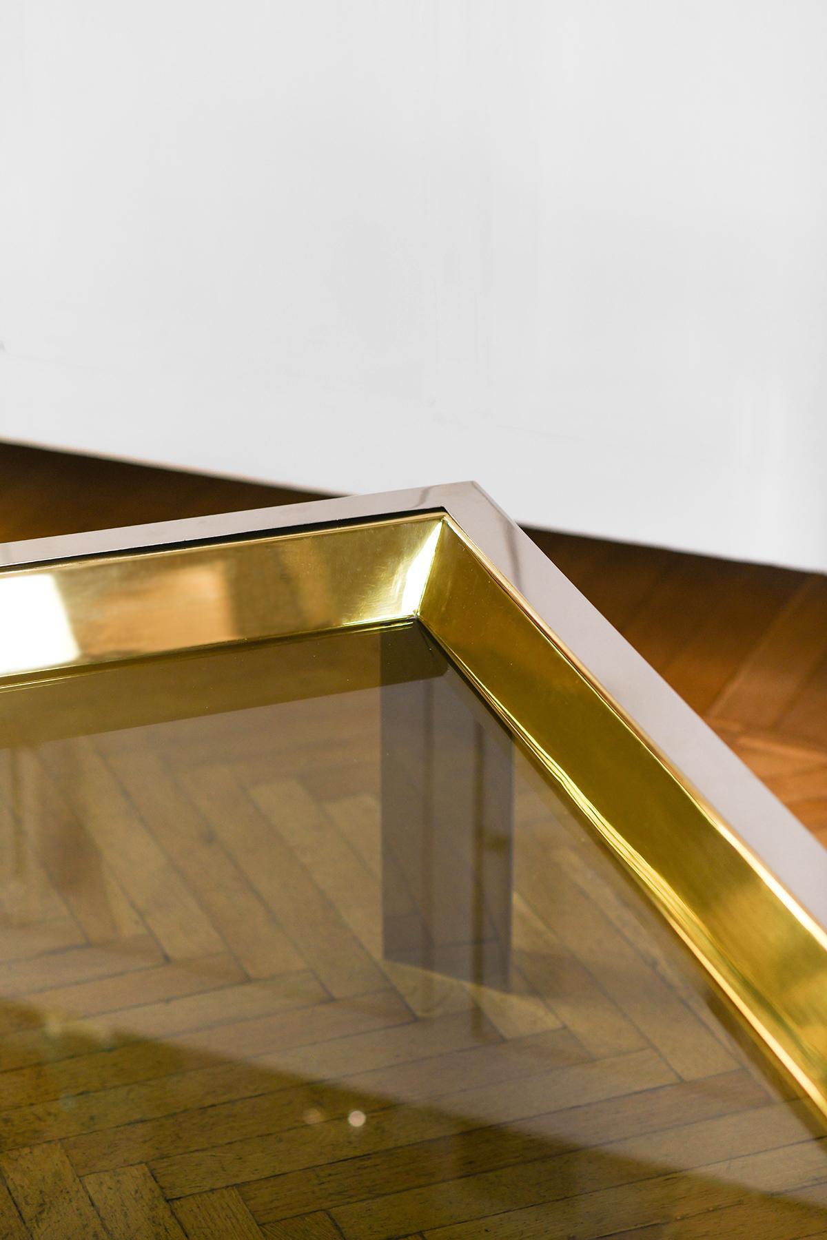 Metal Coffee table in brass and chromed metal with glass top, Italy 1970 For Sale