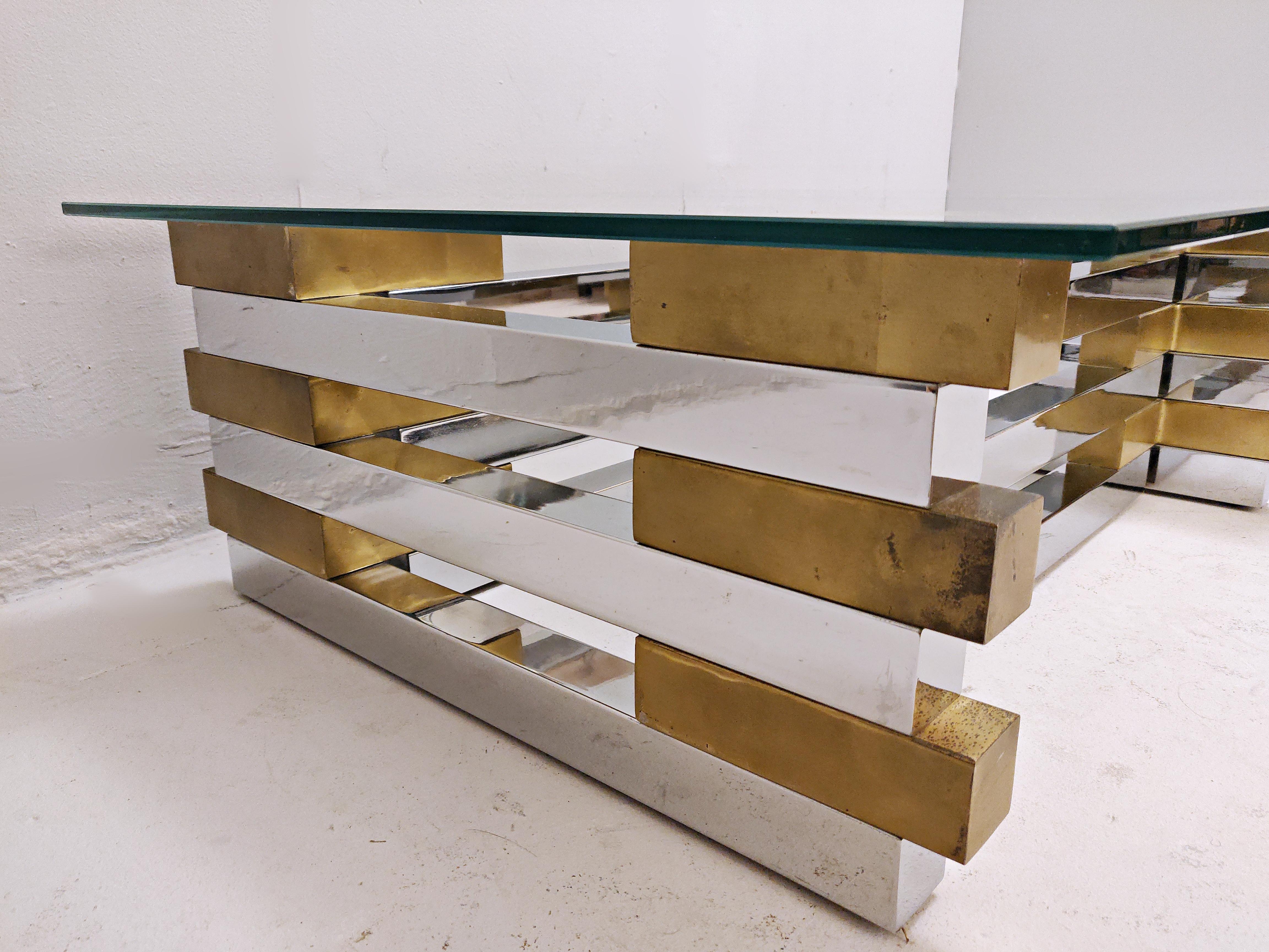 Mid-Century Modern Coffee Table in Brass, chrome and Glass For Sale 2