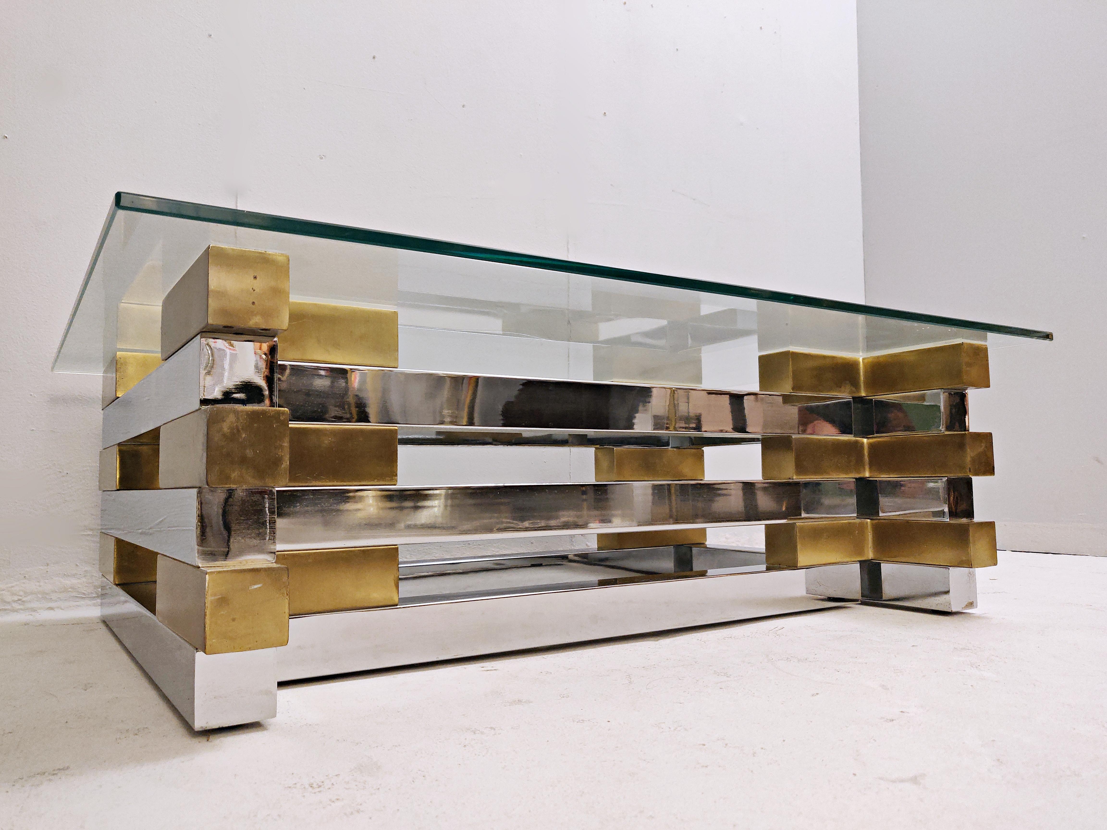 Table basse moderne du milieu du siècle dernier en laiton, chrome et verre en vente 1