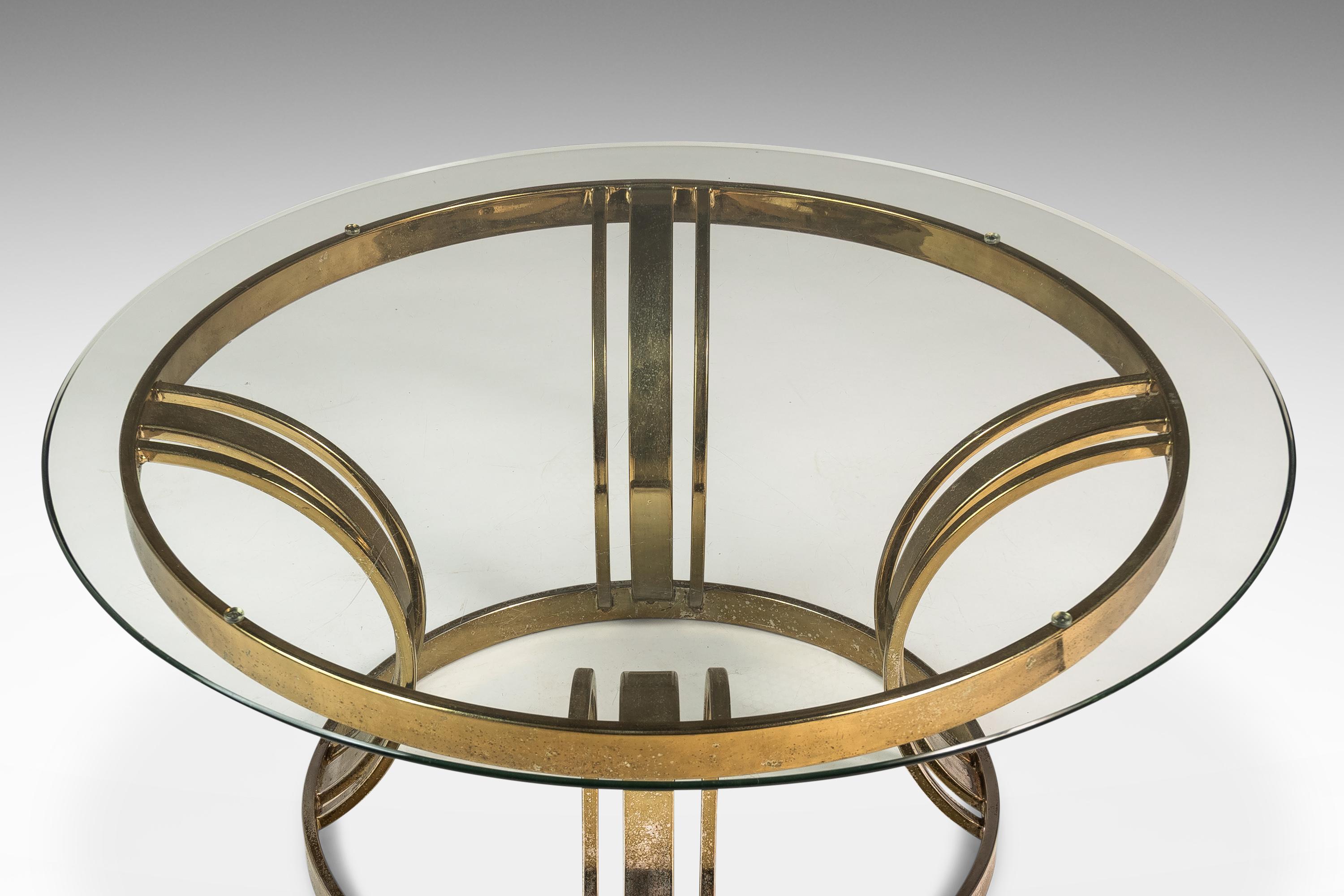 Fin du 20e siècle Table basse en laiton avec plateau en verre à la manière de Milo Baughman, USA, c.C. en vente
