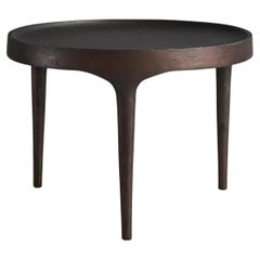 Couchtisch aus Aluminiumguss, Farbe Burn Antique, Contemporary.