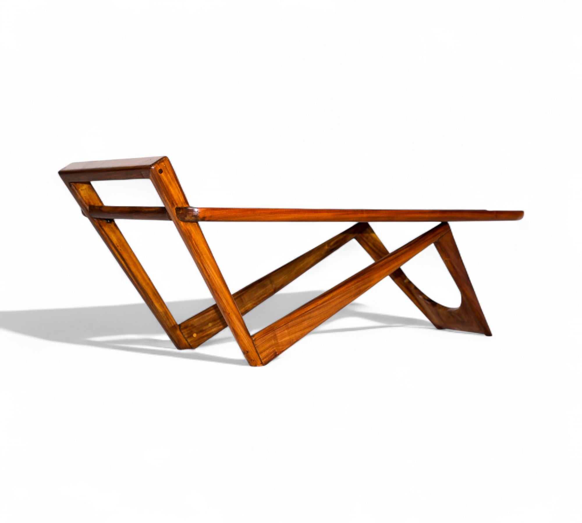 Fatto a mano Tavolino da caffè in Wood Wood e vetro di Pierre Weckxx, 1950 ca. in vendita
