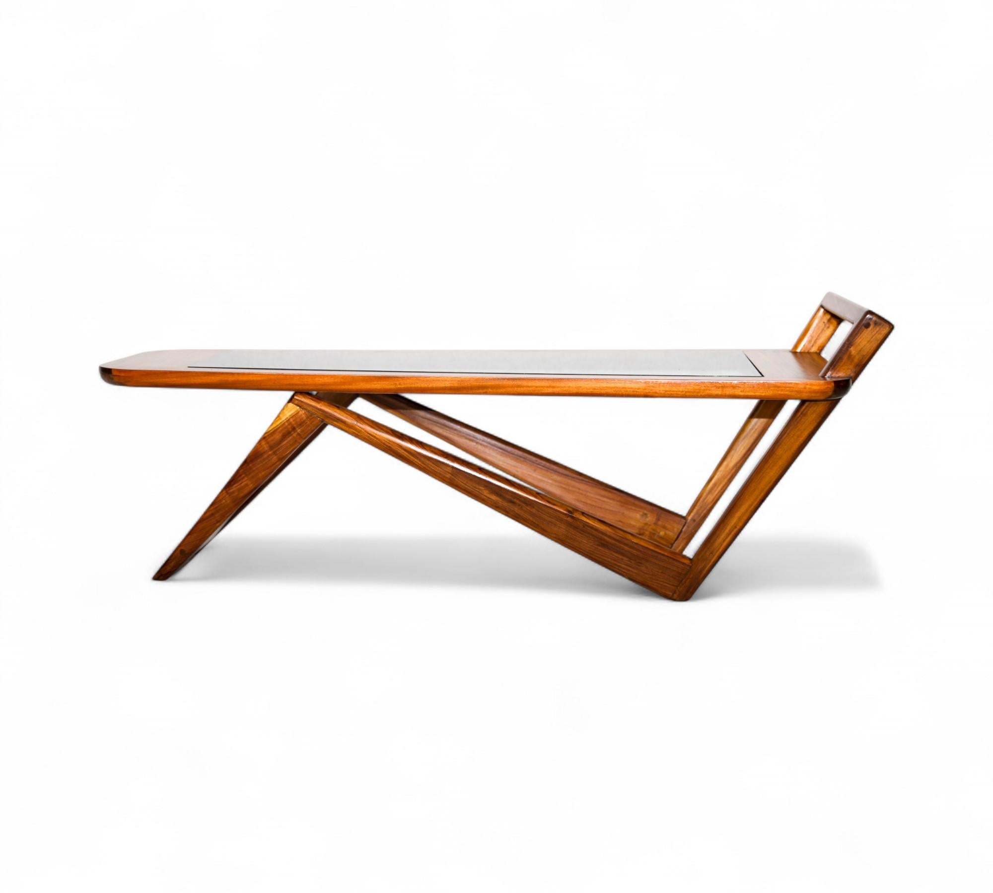XX secolo Tavolino da caffè in Wood Wood e vetro di Pierre Weckxx, 1950 ca. in vendita