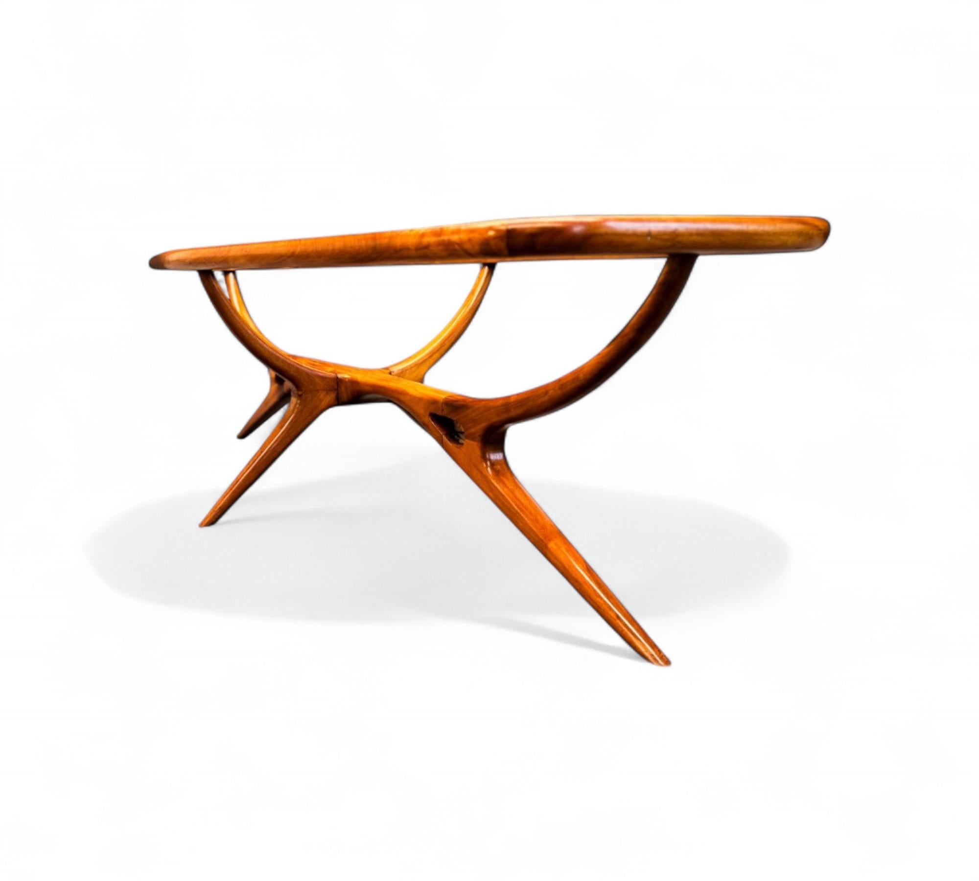 Mesa de centro en madera de Caviuna y Cristal, Giuseppe Scapinelli, años 50 - Lote 655 Carpintería en venta