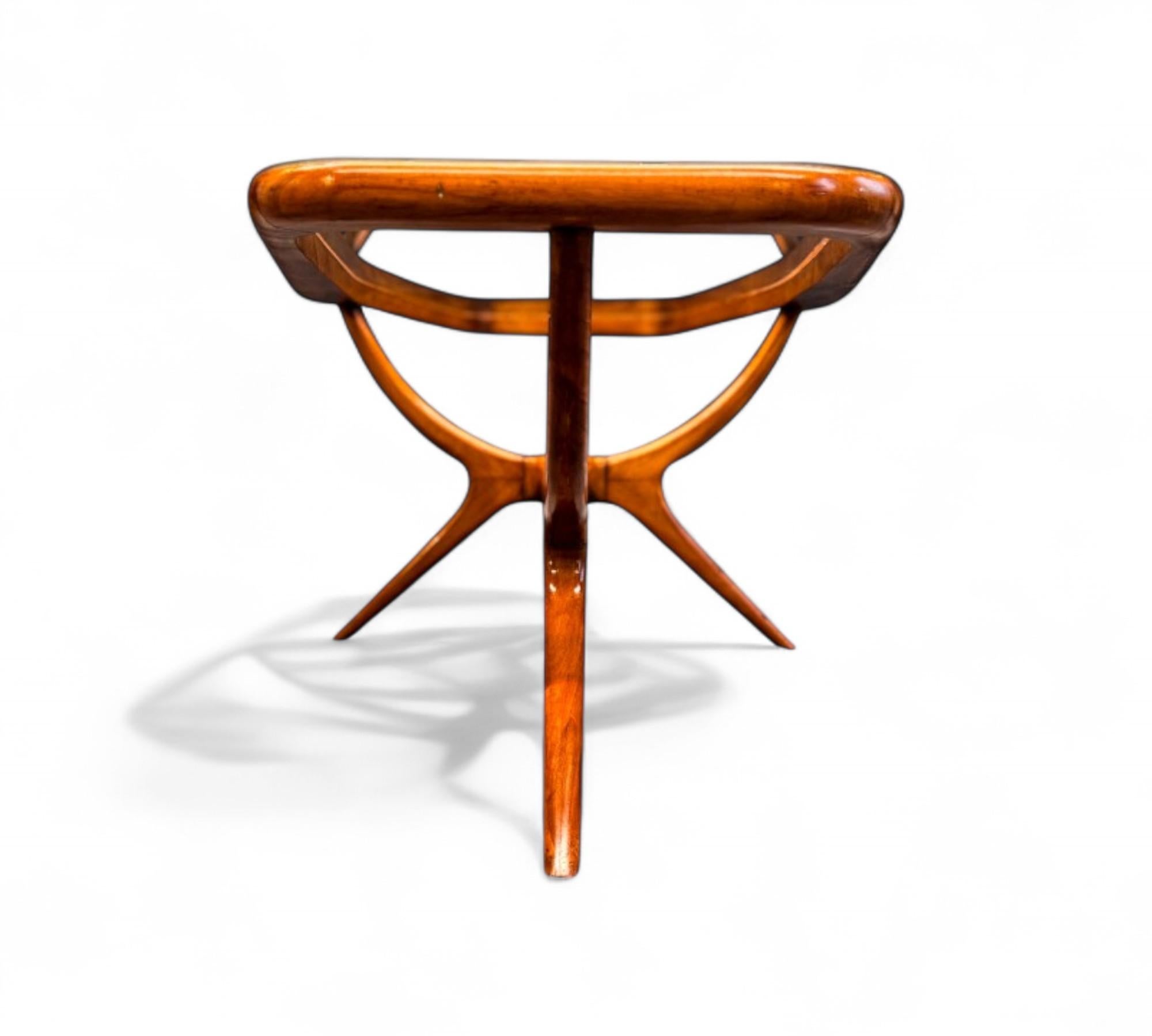 Mesa de centro en madera de Caviuna y Cristal, Giuseppe Scapinelli, años 50 - Lote 655 siglo XX en venta