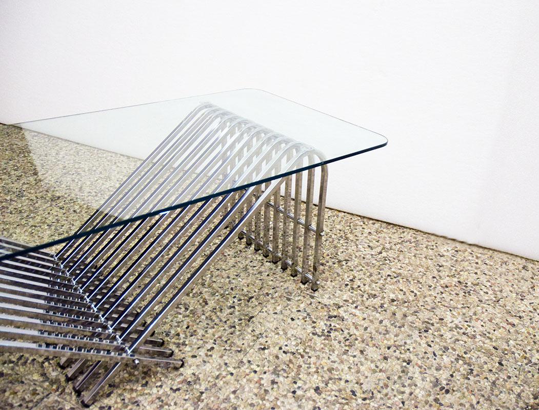 Mesa de centro de metal cromado y cristal, años 70 en venta 2