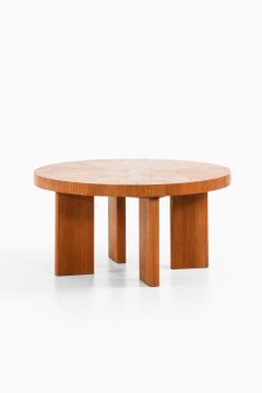 Table basse en orme attribuée à Axel Einar Hjorth, années 1940