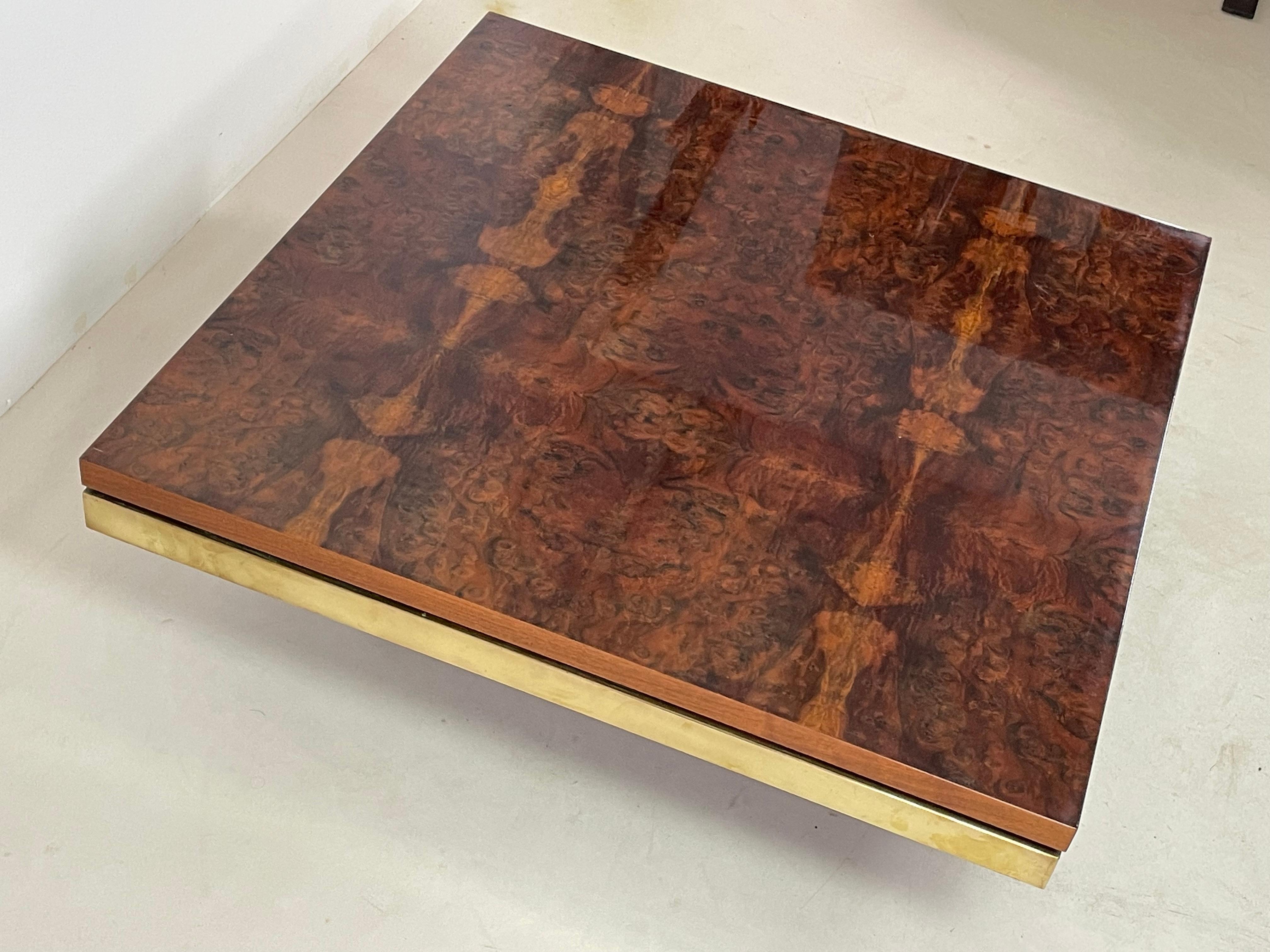 Tavolino in radica di olmo e ottone di Roche Bobois, 1970 in vendita 4