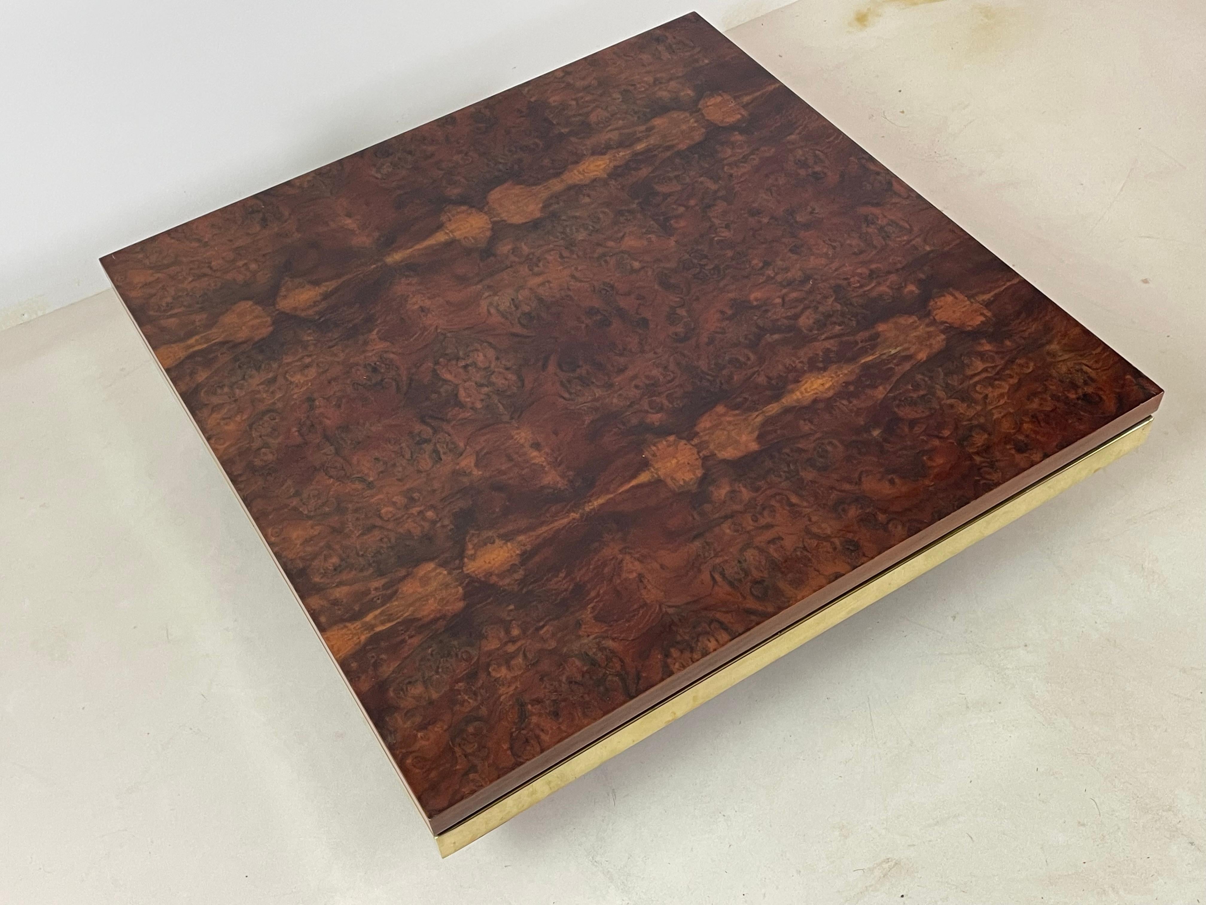 Tavolino in radica di olmo e ottone di Roche Bobois, 1970 In condizioni buone in vendita a GRENOBLE, FR