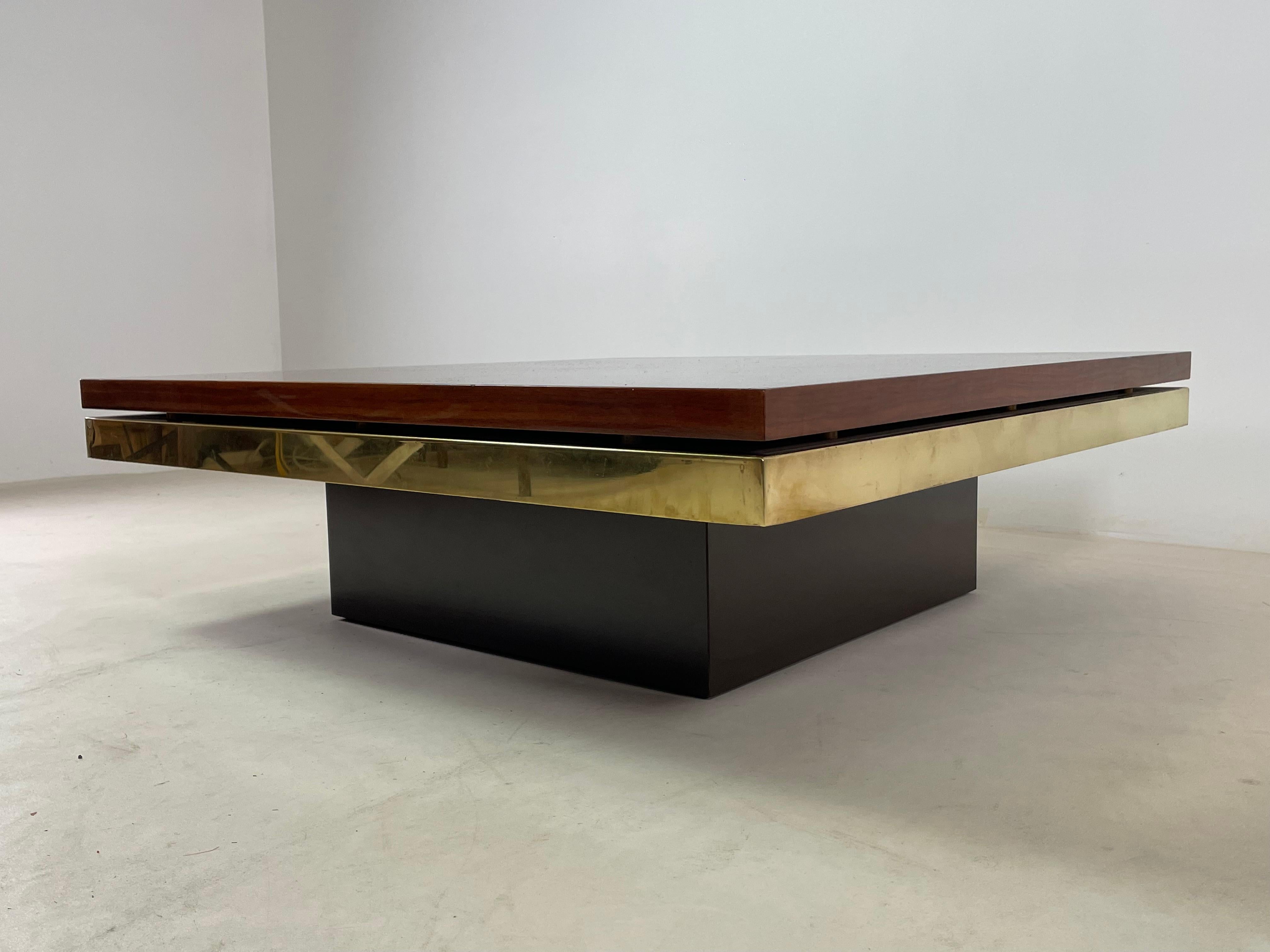 Tavolino in radica di olmo e ottone di Roche Bobois, 1970 in vendita 2