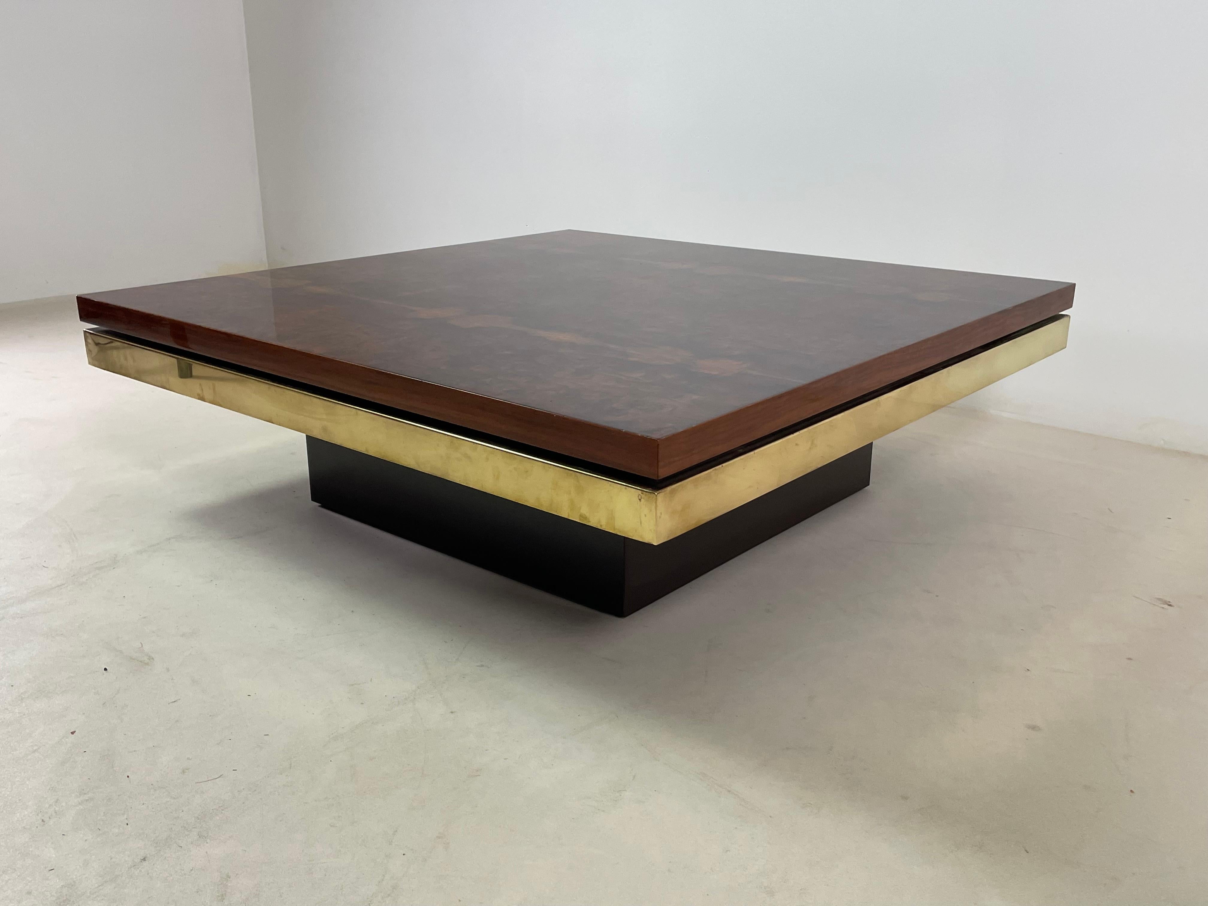 Tavolino in radica di olmo e ottone di Roche Bobois, 1970 in vendita 3