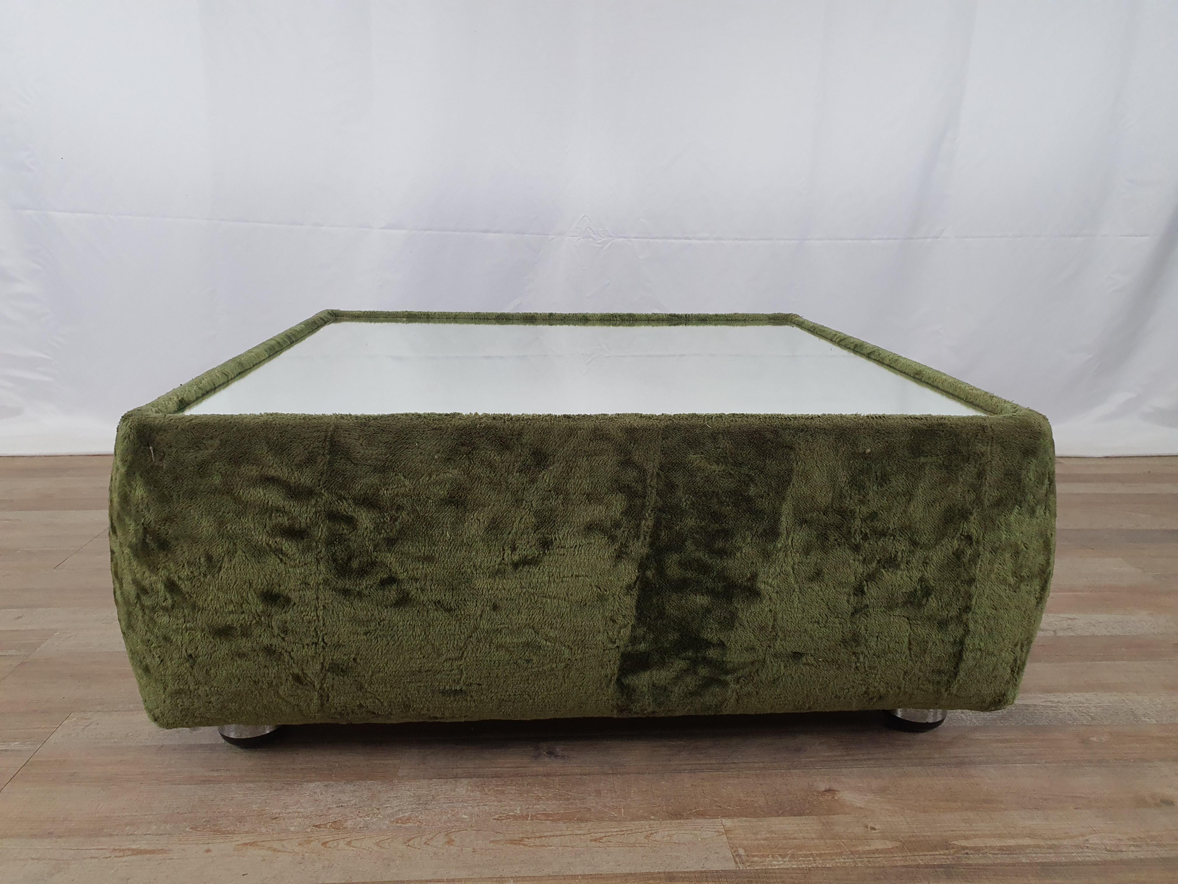 Mid-Century Modern Coffee Table in Green Chenille and Mirror Top, 1970, Italy For Sale