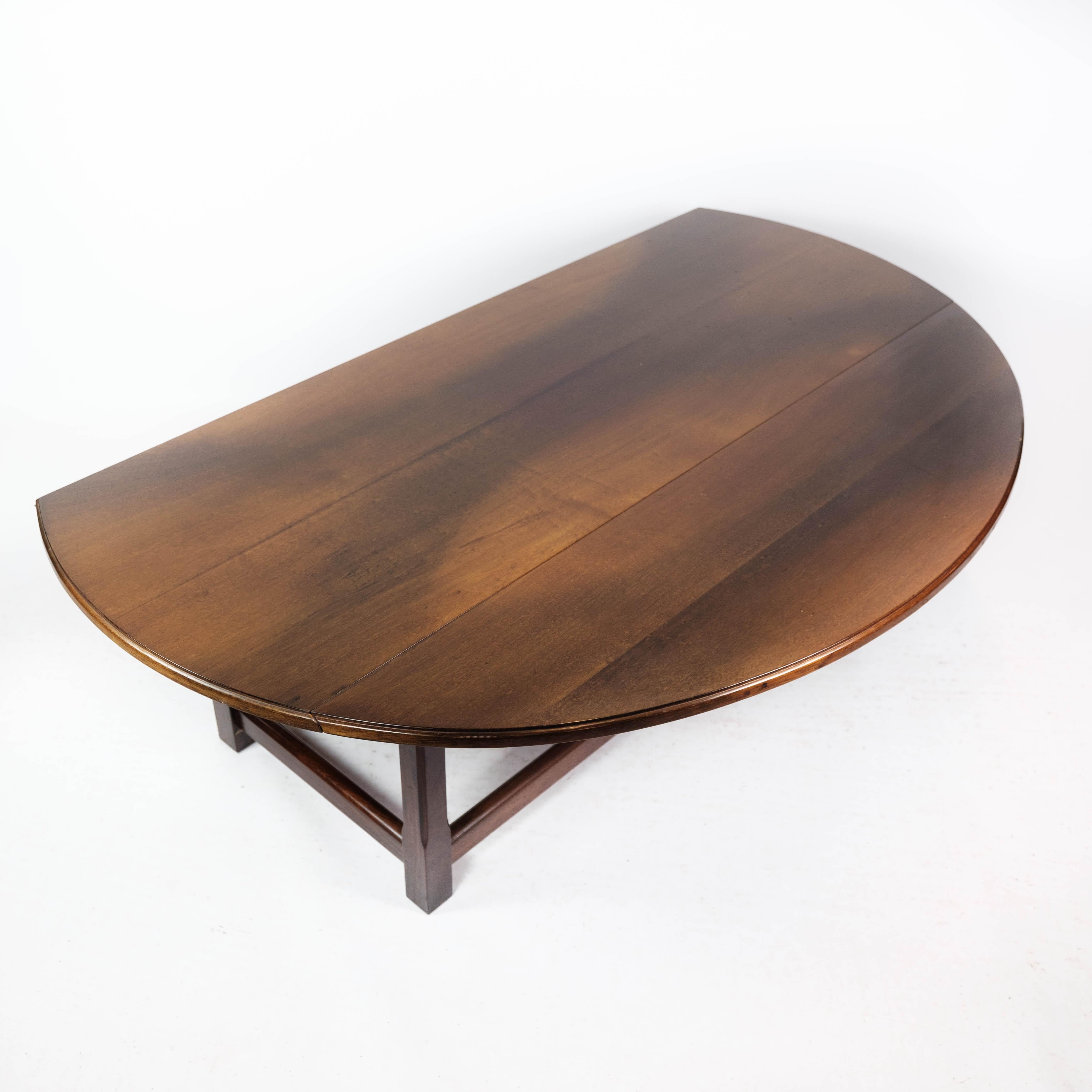 Mid-20th Century Coffee Table Made In Mahogany With Extentions From 1930s For Sale