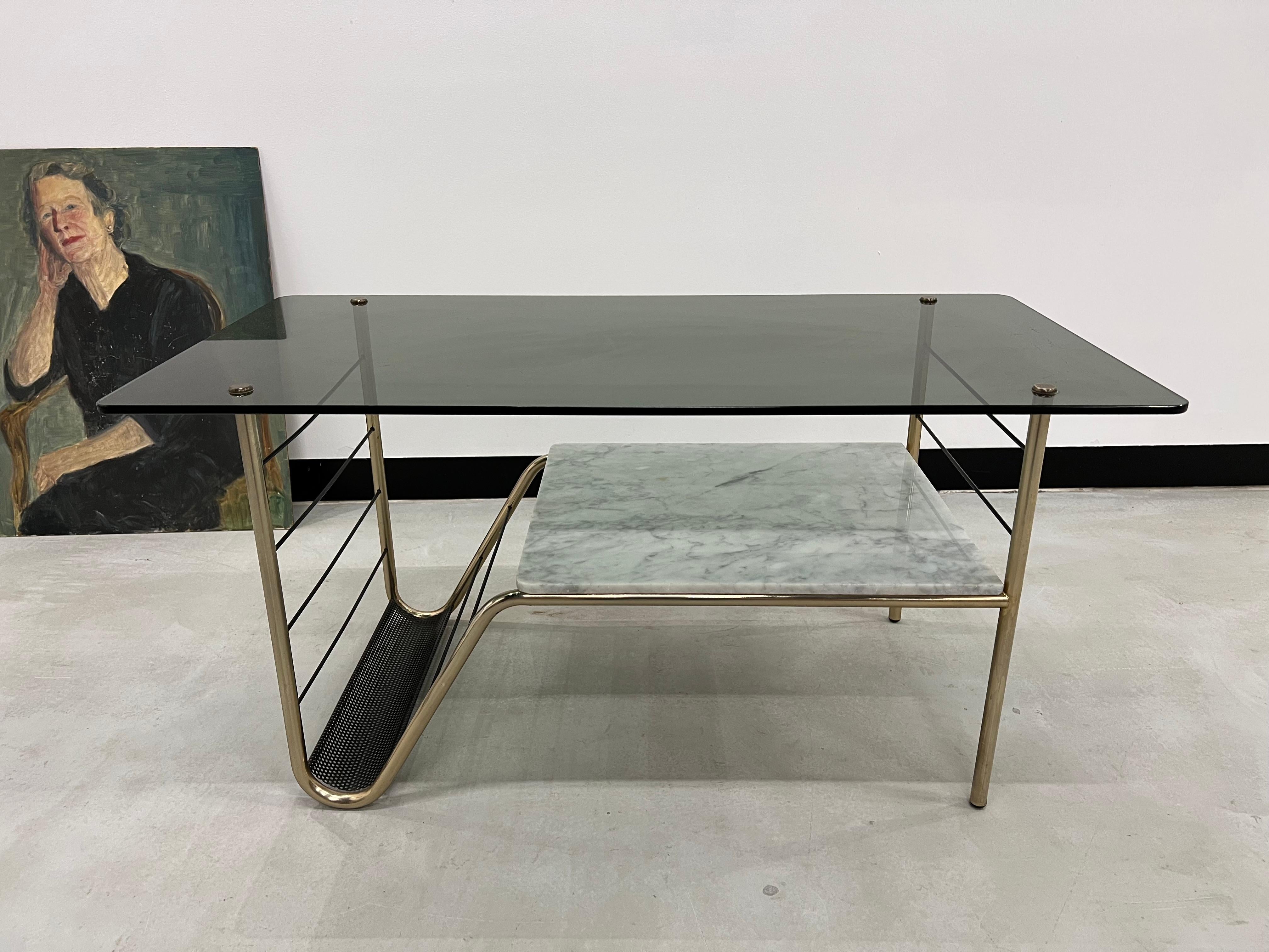 Mid-Century Modern Coffee table in marble and glass, Pierre Guariche, circa 1960 For Sale