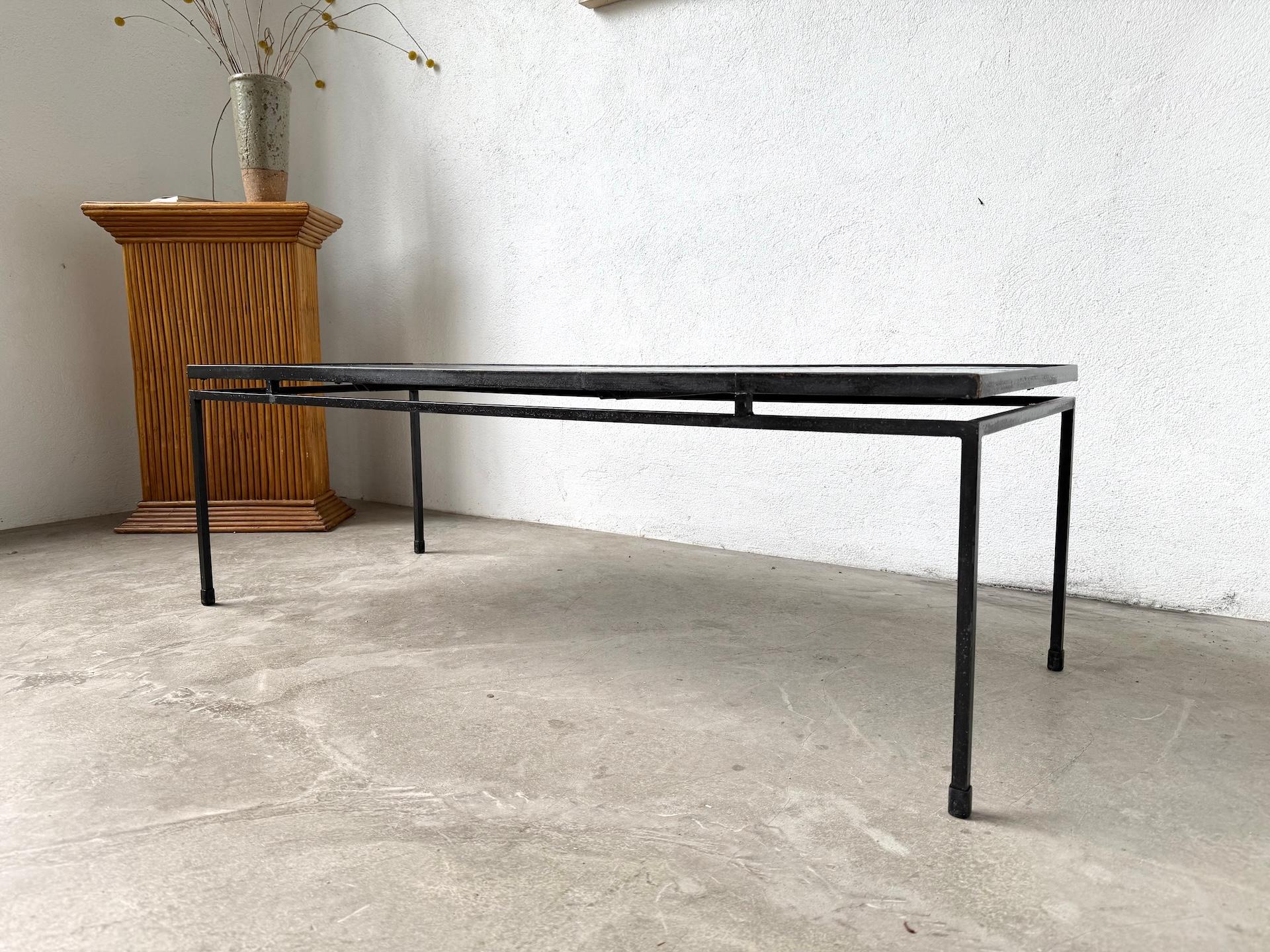 Table basse en métal et céramique, signée J. Belarti, circa 1970 3