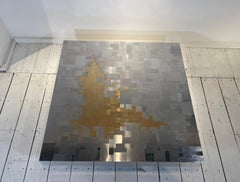 Tavolino in mosaico di ottone e acciaio inossidabile di Jean Claude Dresse