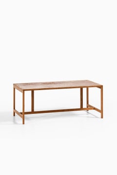 Tavolino in Oak e pelle di Arne Karlsen and Peter Hjorth