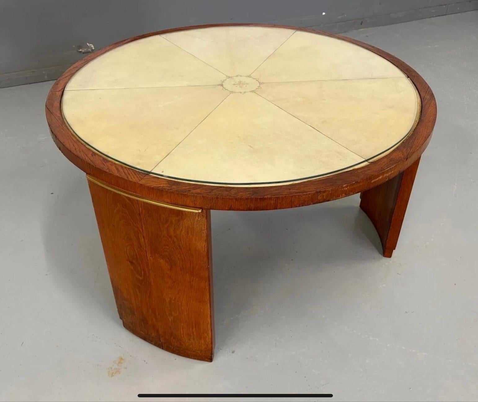 French Coffee table in oak and parchment For Sale