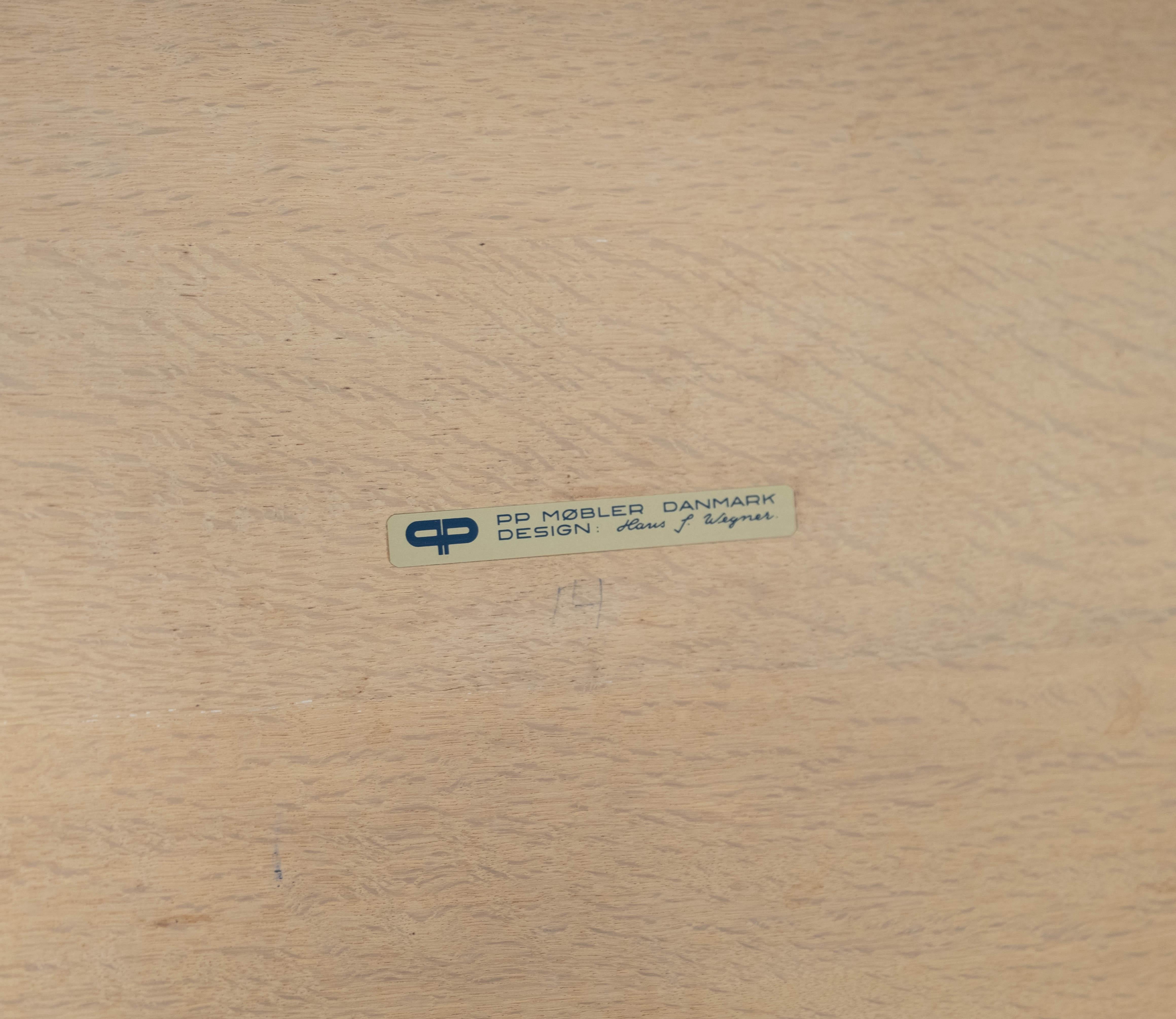 Couchtisch aus Eiche, entworfen von Hans J. Wegner aus den 1960er Jahren im Angebot 4