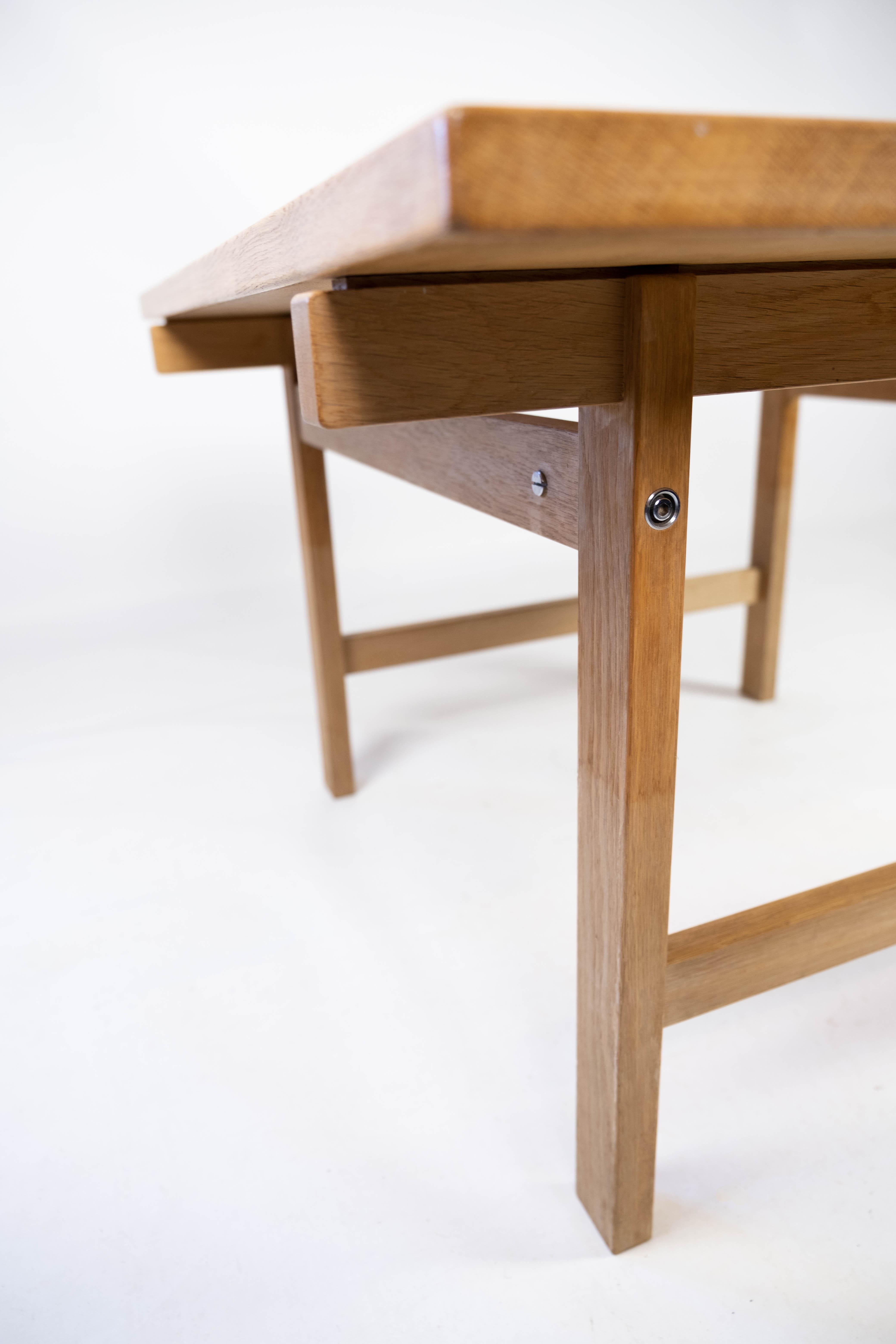 Couchtisch aus Eiche, entworfen von Hans J. Wegner aus den 1960er Jahren (Mitte des 20. Jahrhunderts) im Angebot